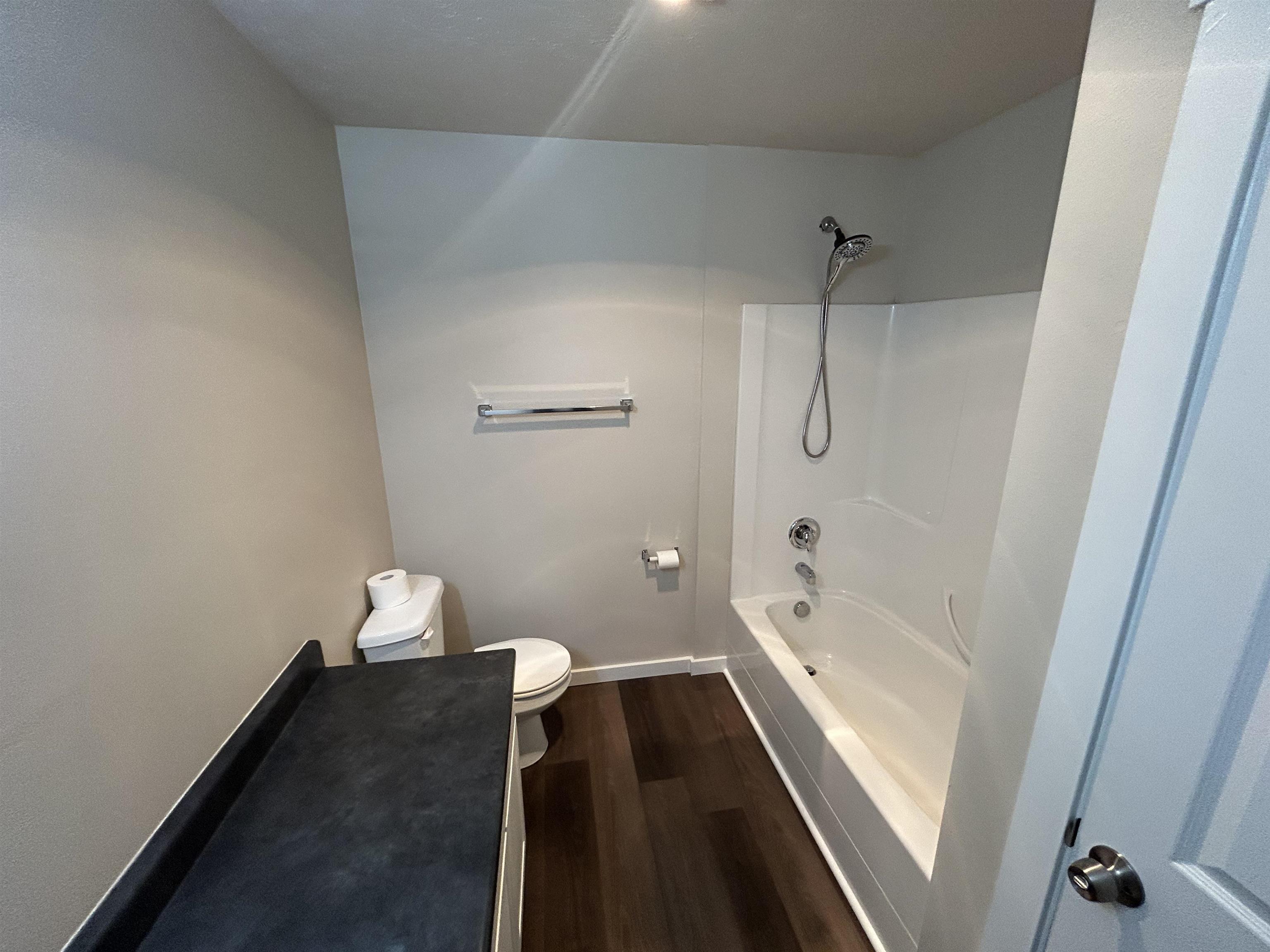 314 W 3rd St - Photo 19
