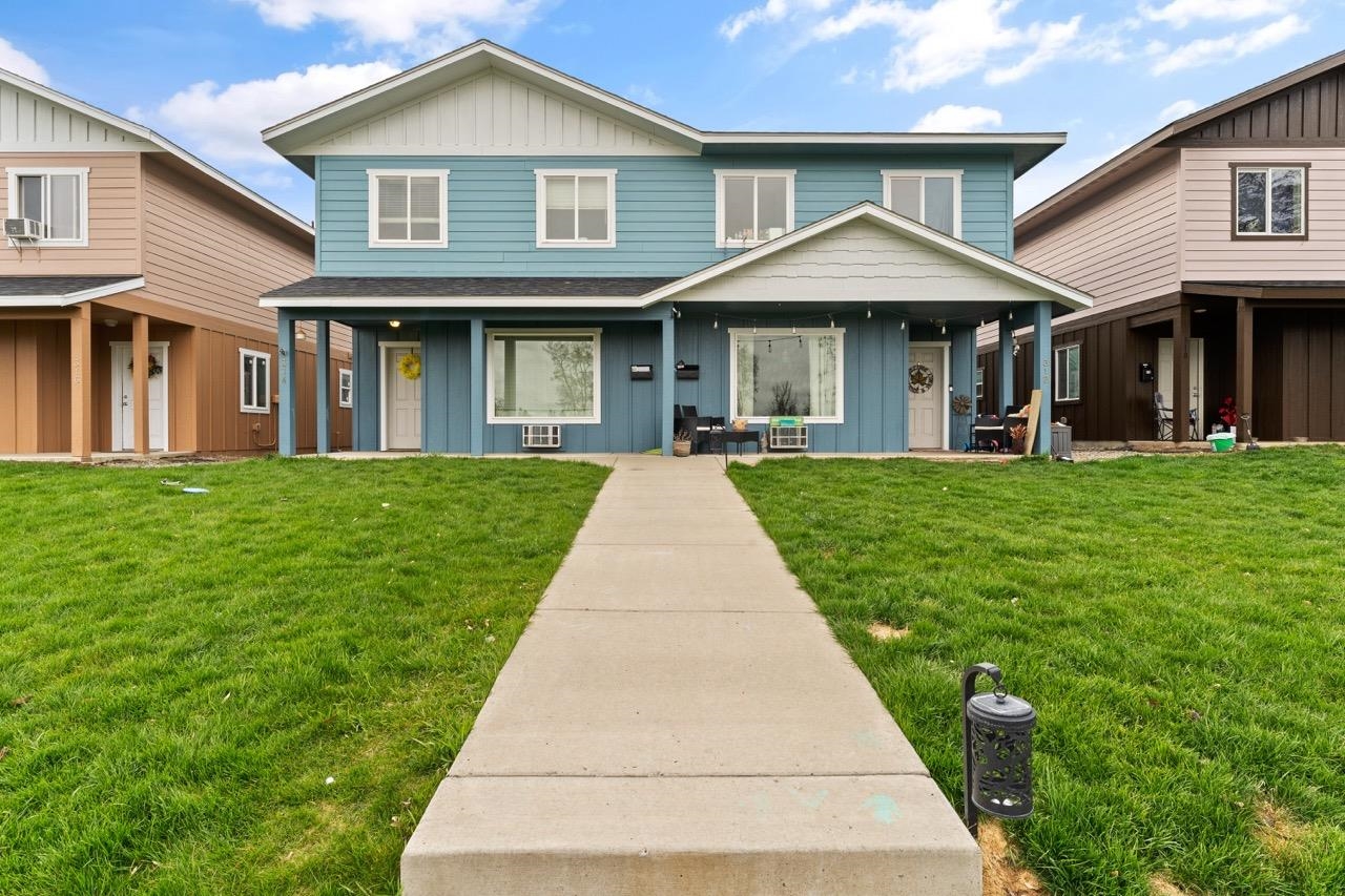 314 W 3rd St - Photo 1