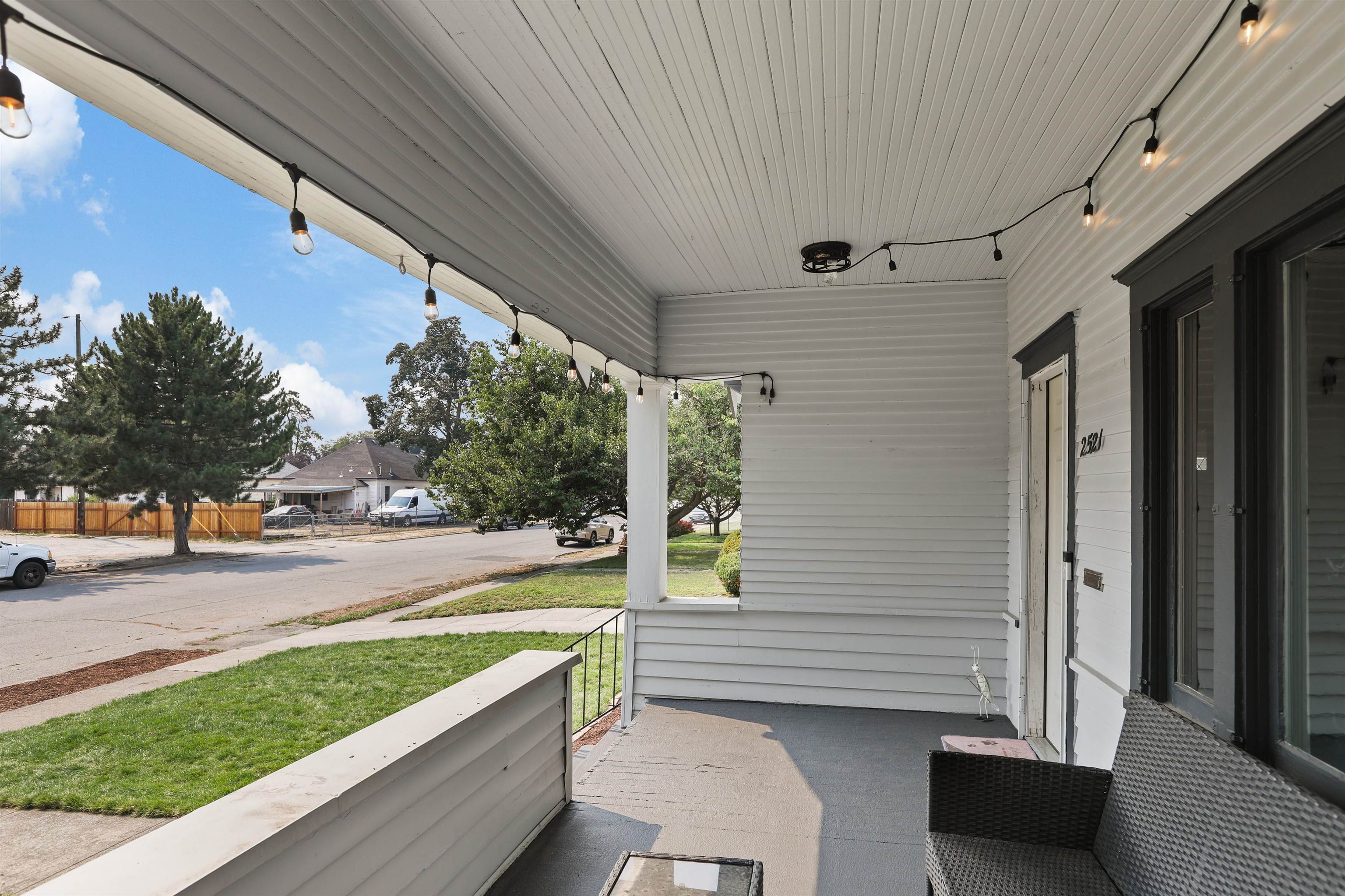 2521 E Queen Ave - Photo 8