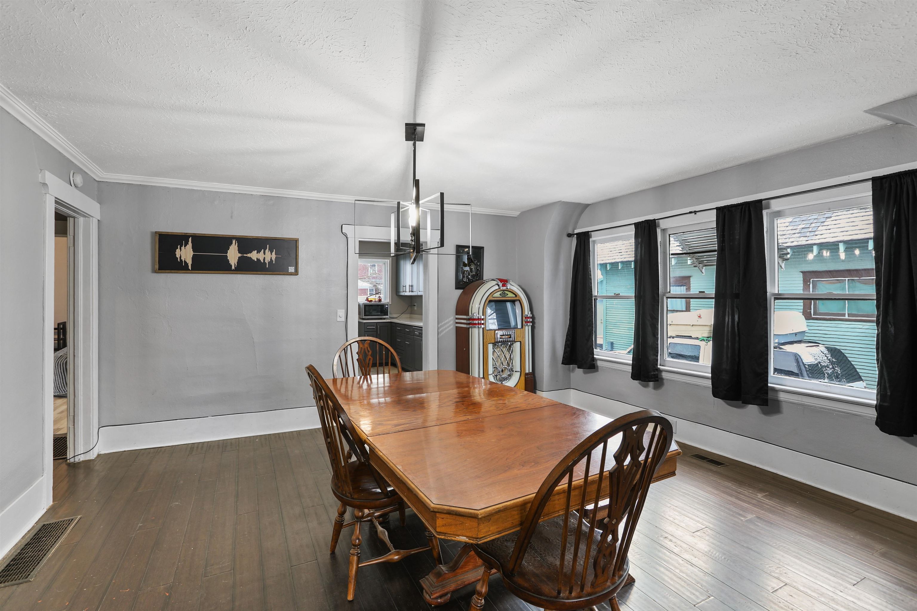 2521 E Queen Ave - Photo 4