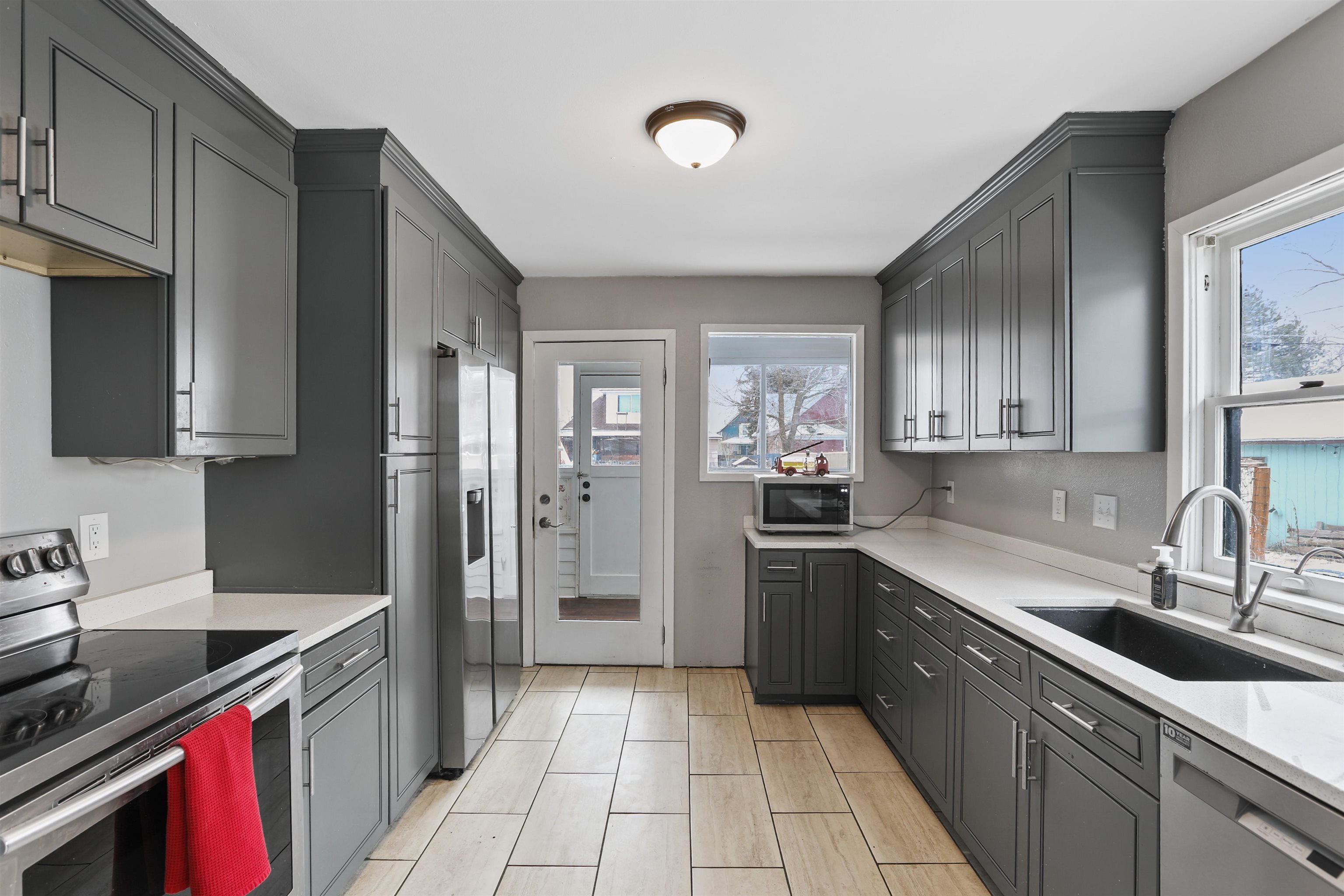 2521 E Queen Ave - Photo 5