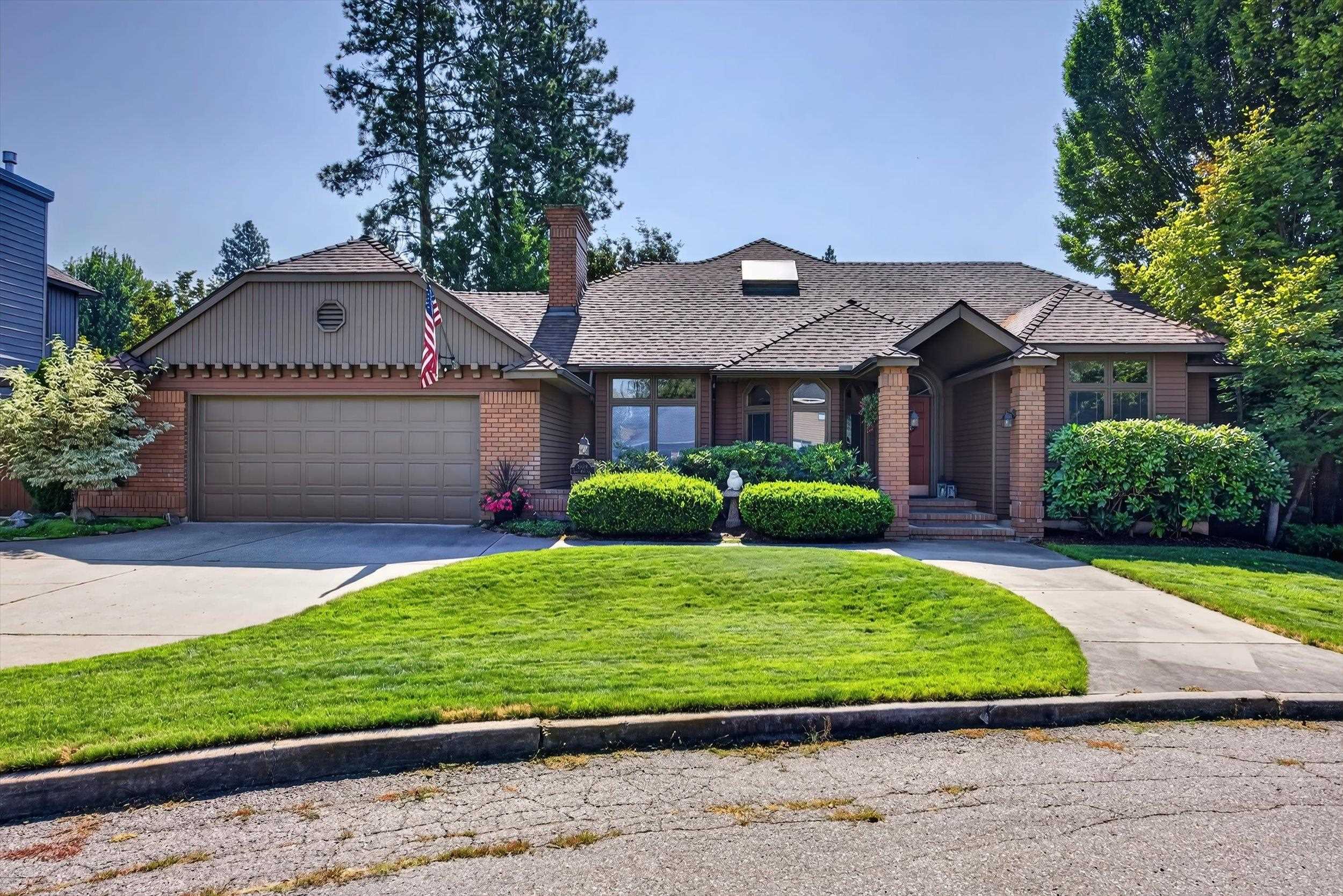 3808 E 48th Ave - Photo 1