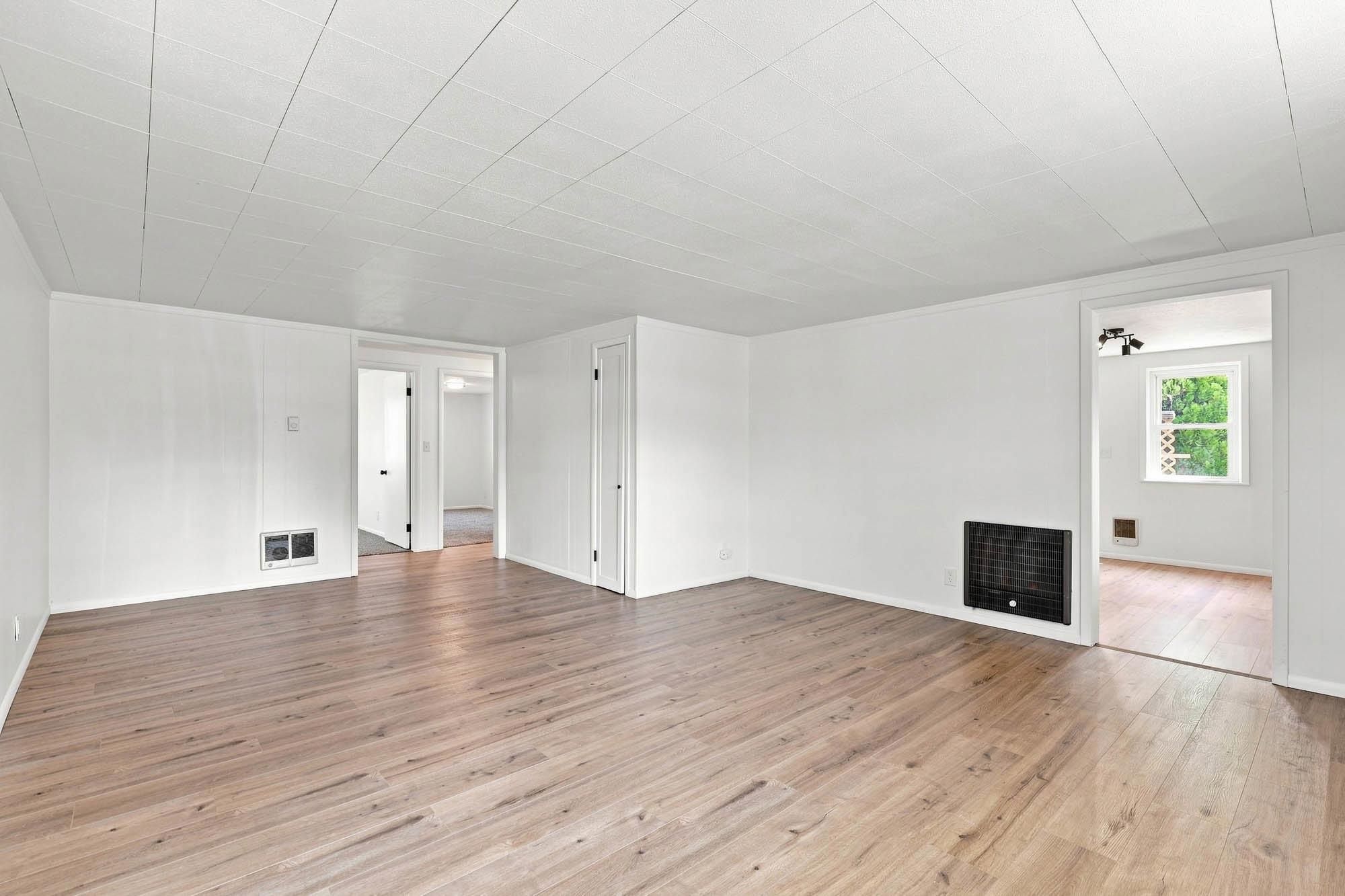 303 E Queen Ave - Photo 9