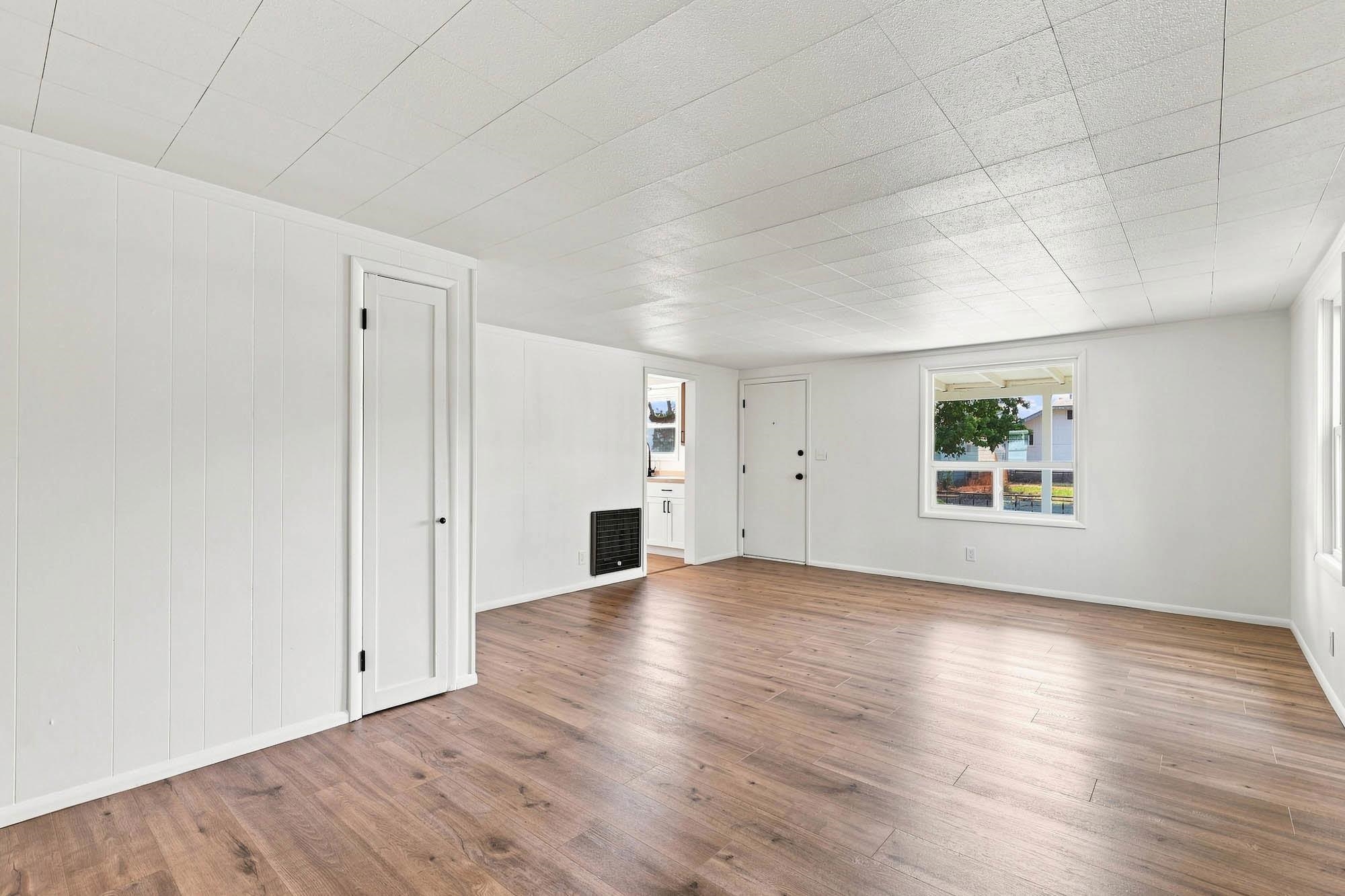303 E Queen Ave - Photo 10