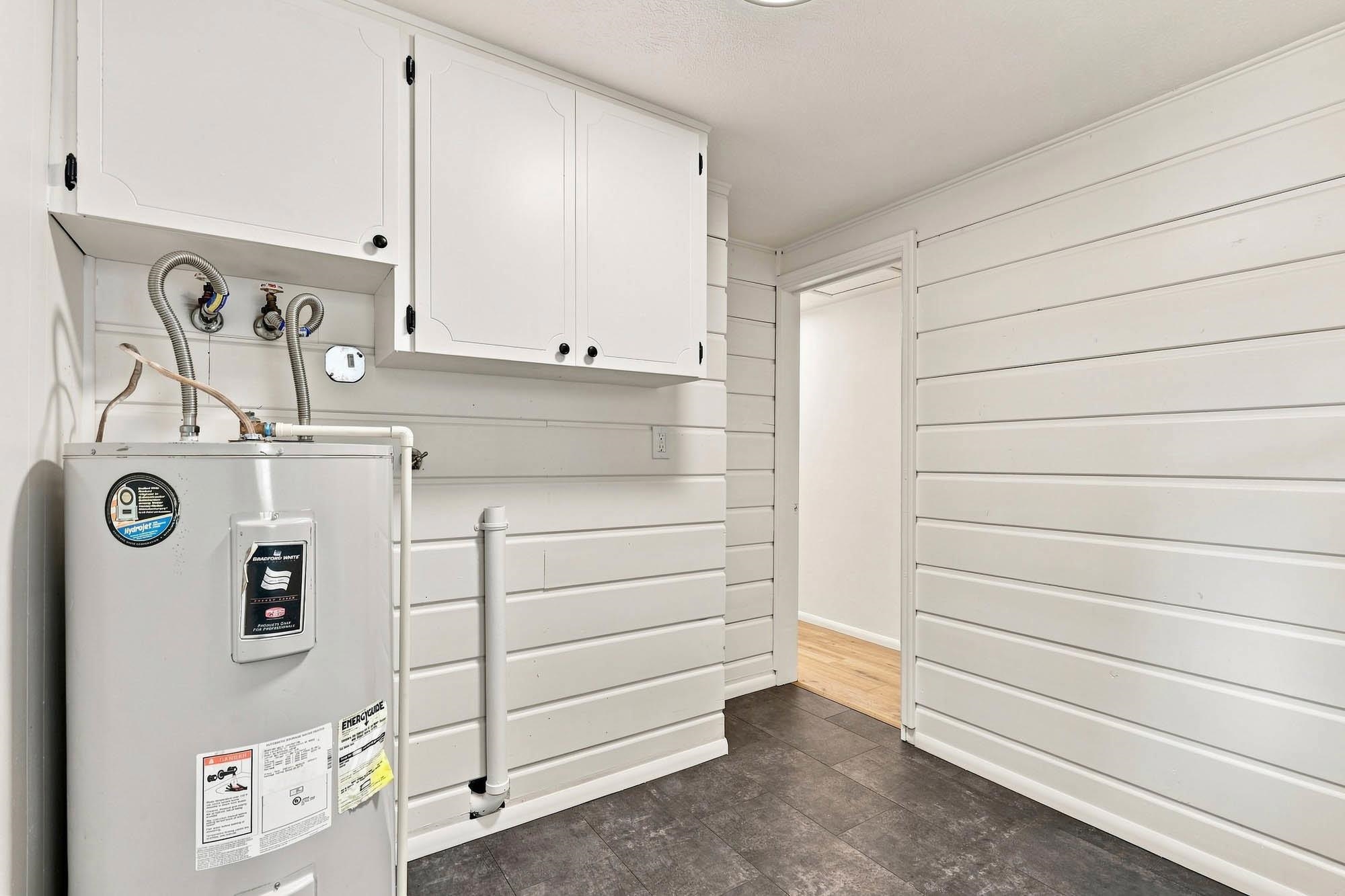 303 E Queen Ave - Photo 17