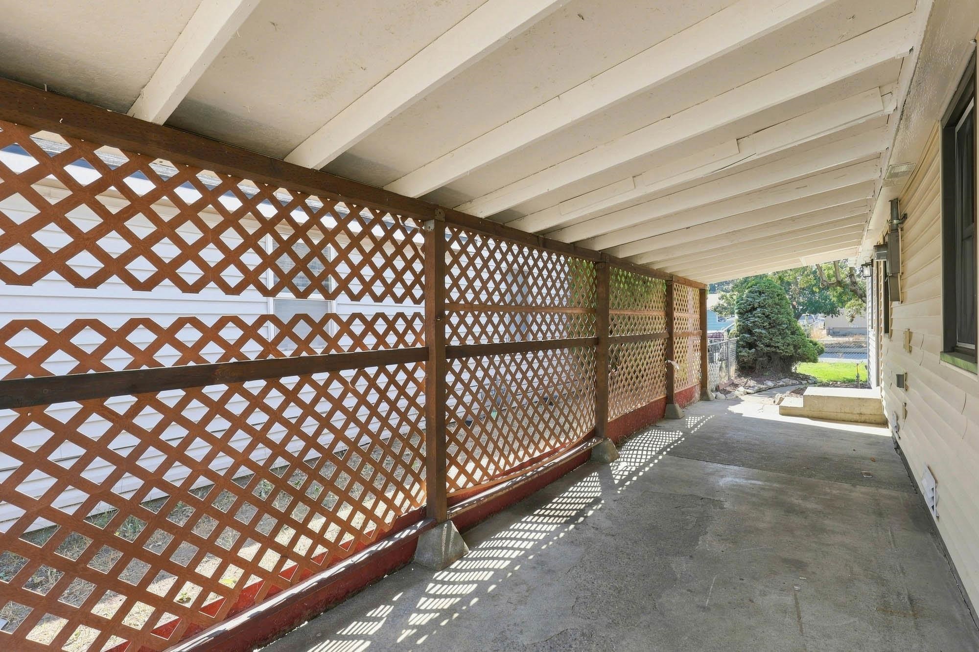 303 E Queen Ave - Photo 19