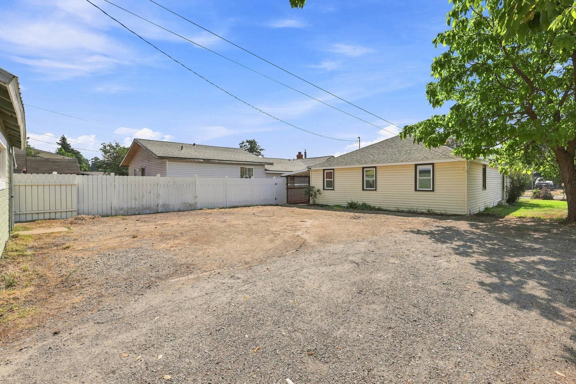 303 E Queen Ave - Photo 22