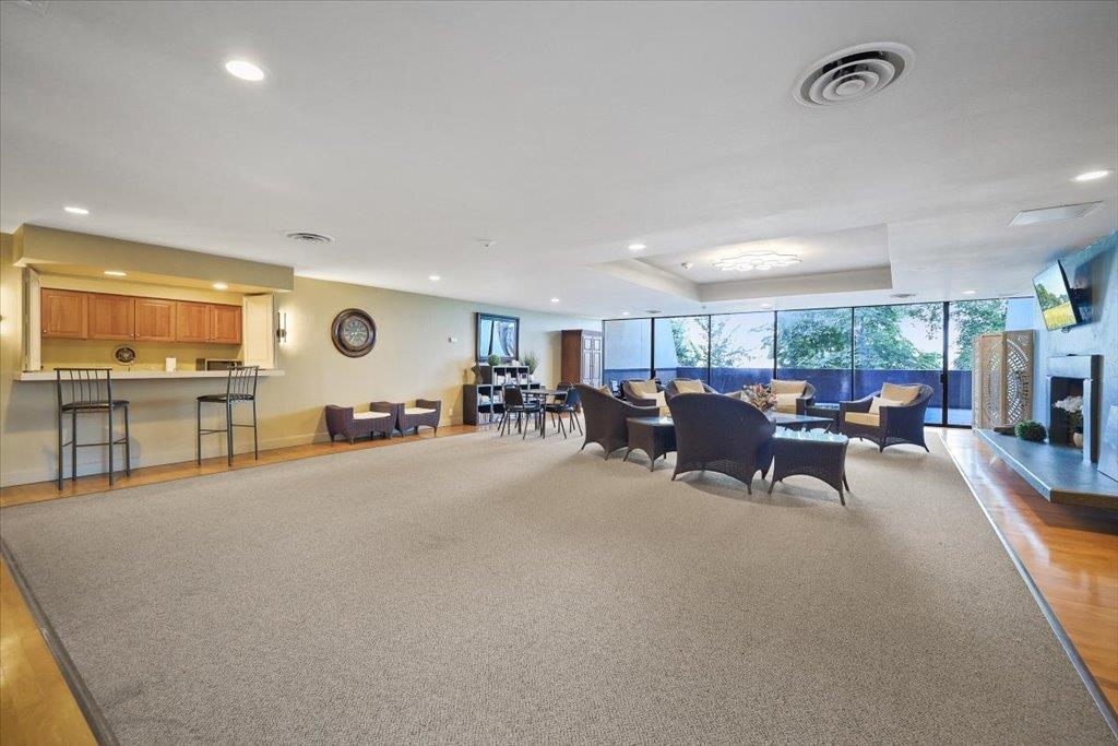 700 W 7th Ave - Photo 8
