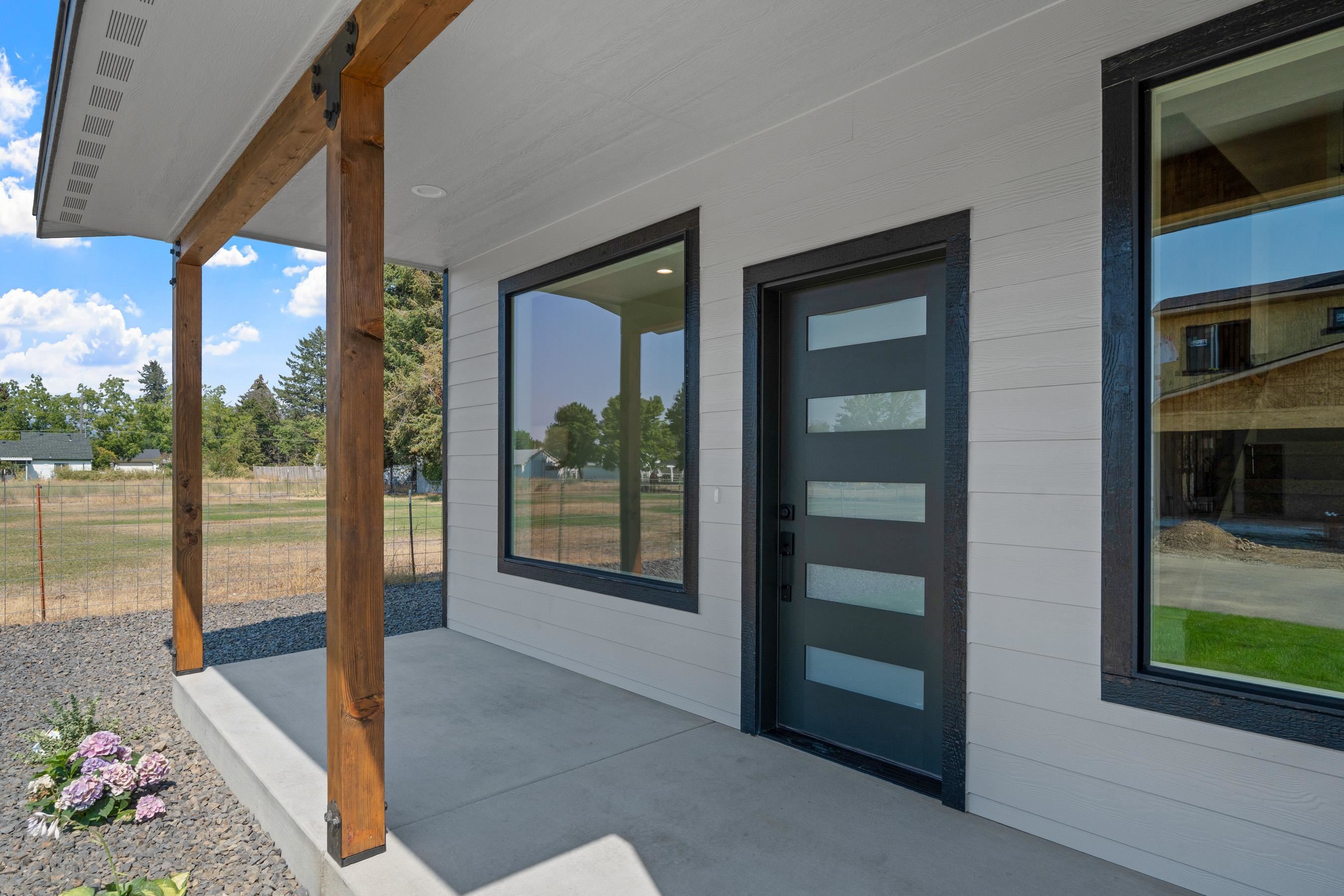 504 N Moen Ln - Photo 2