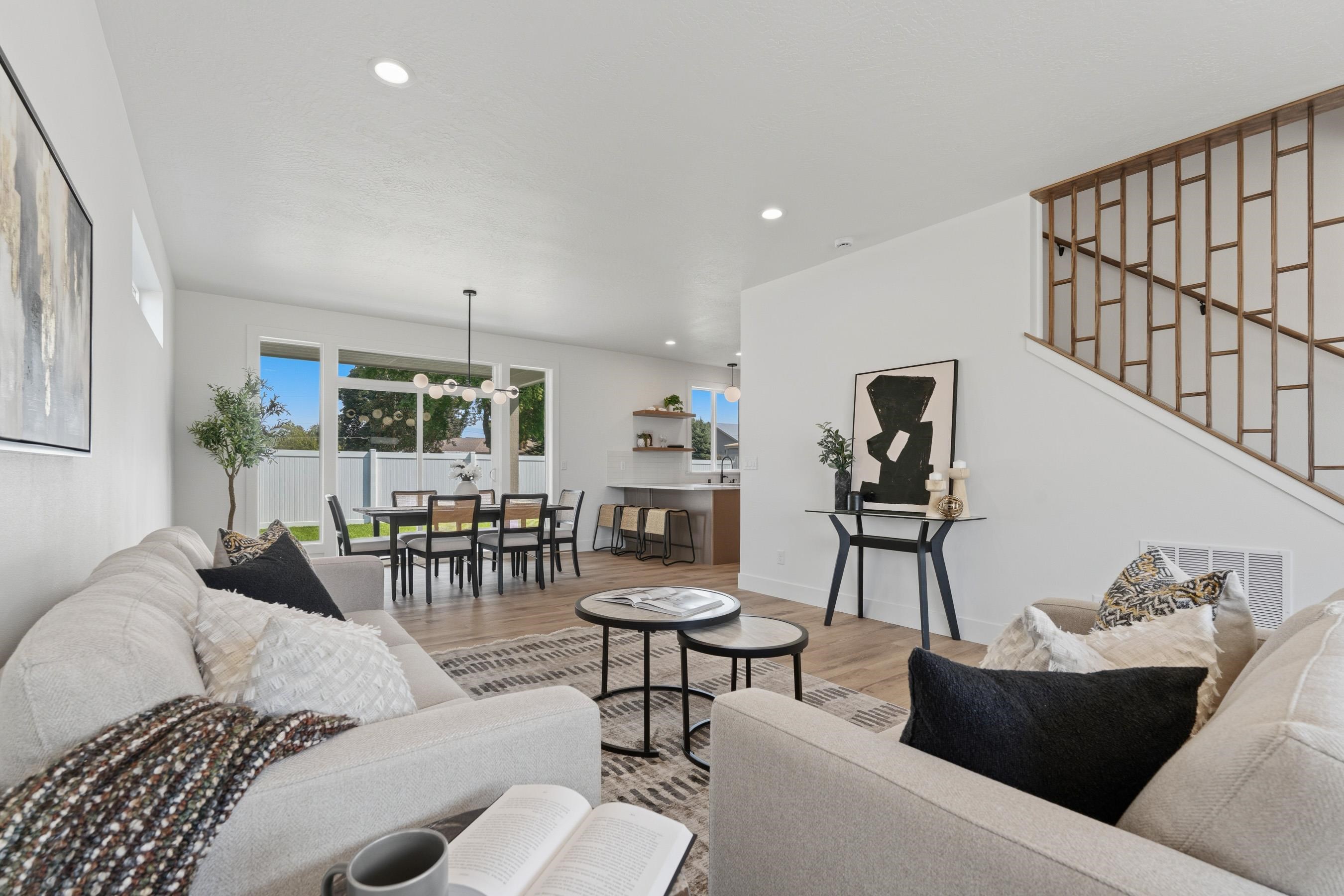 504 N Moen Ln - Photo 3