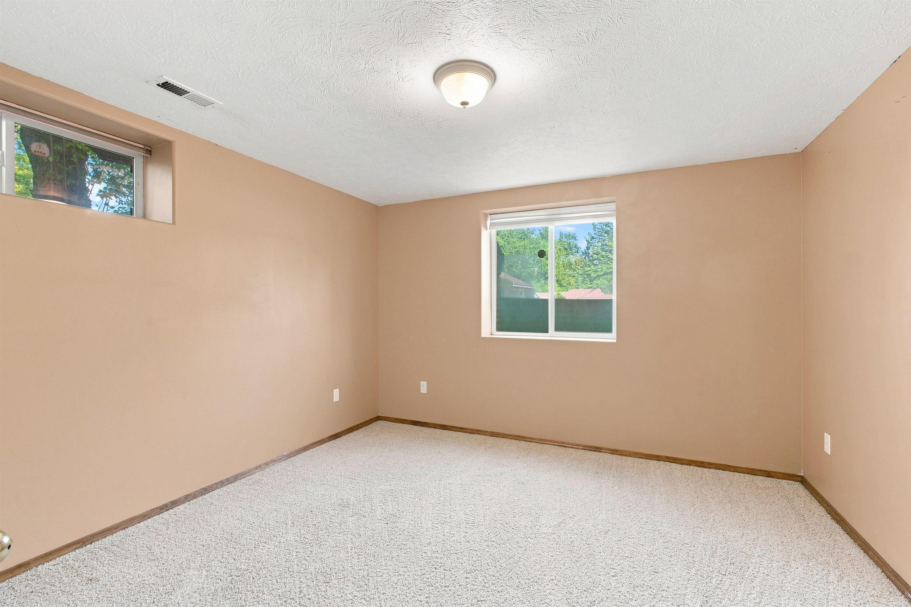 1010 E Metler Dr - Photo 29