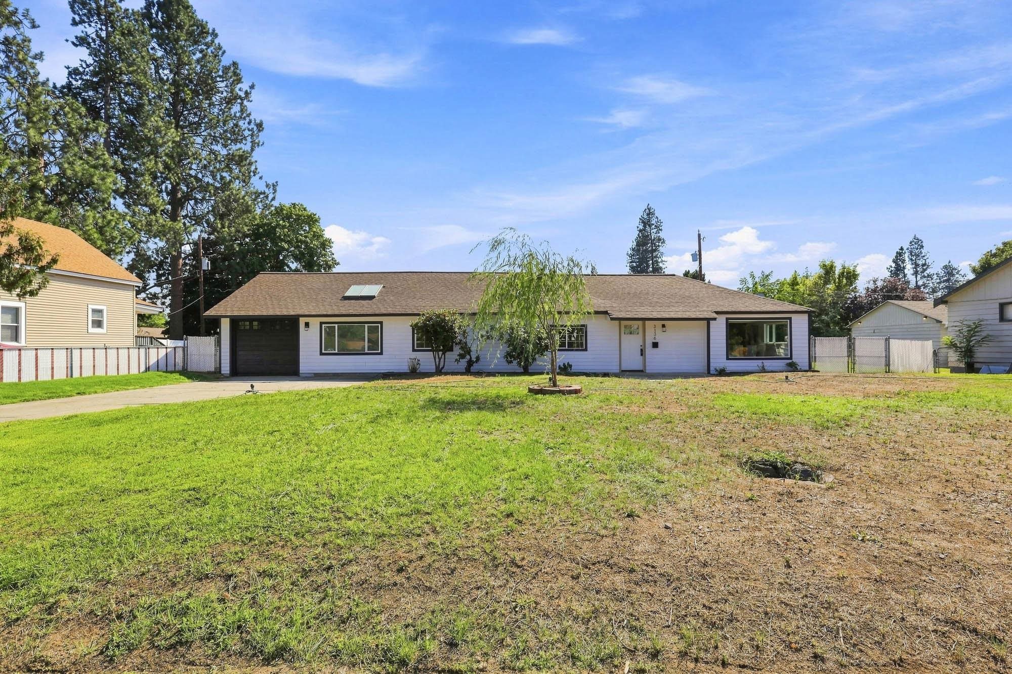 3136 E 32ND Ave - Photo 2