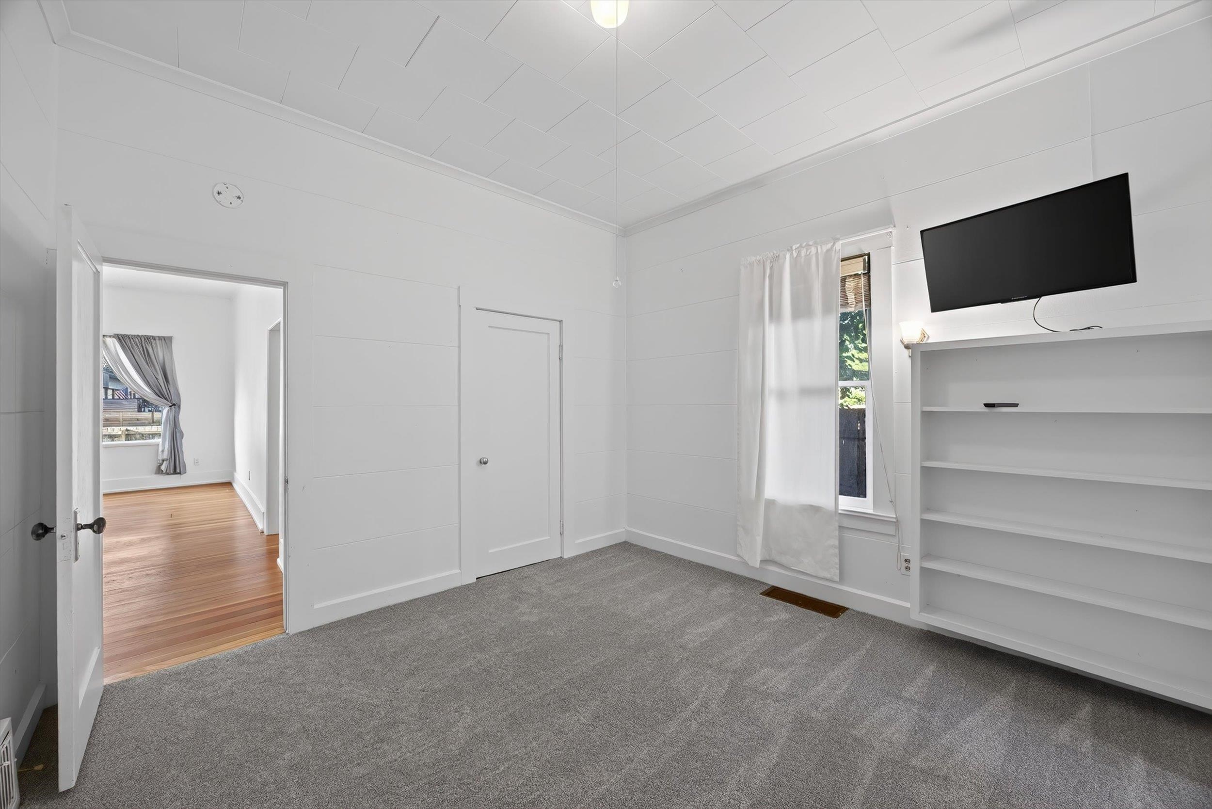 303 W Colville Ave - Photo 13