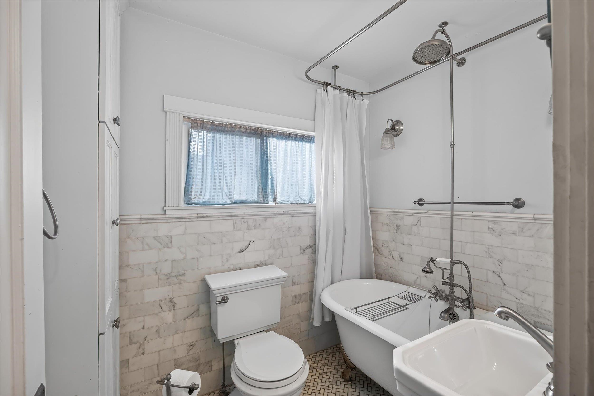 303 W Colville Ave - Photo 16