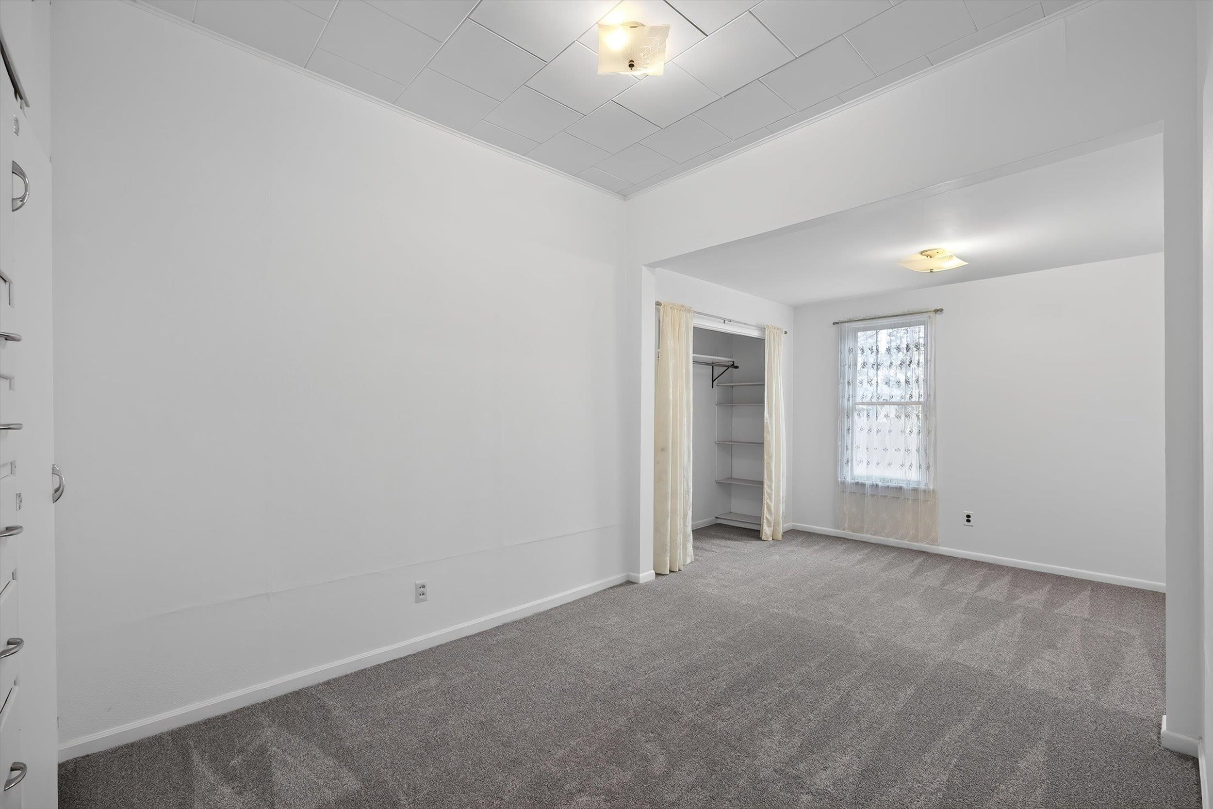 303 W Colville Ave - Photo 17