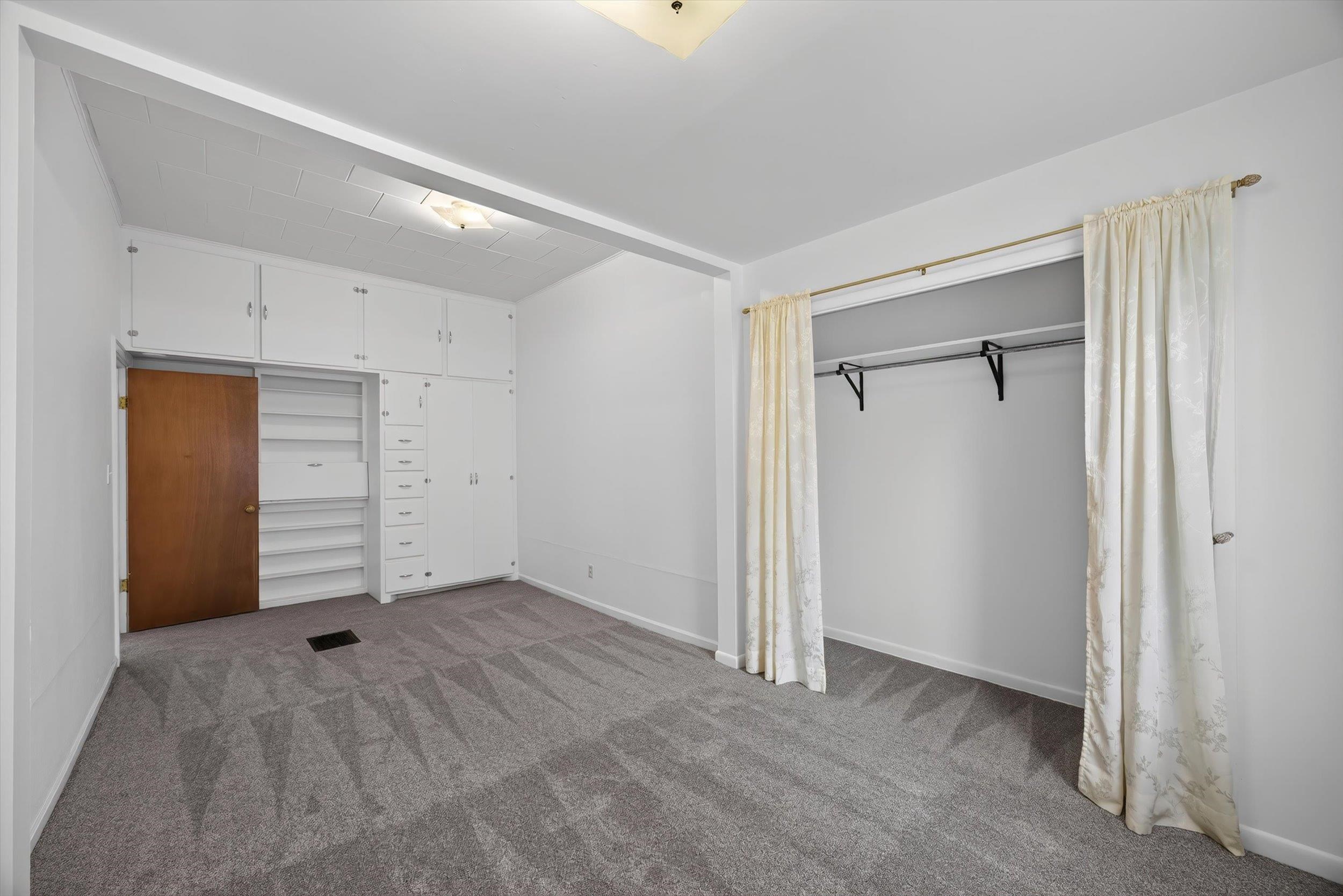 303 W Colville Ave - Photo 18