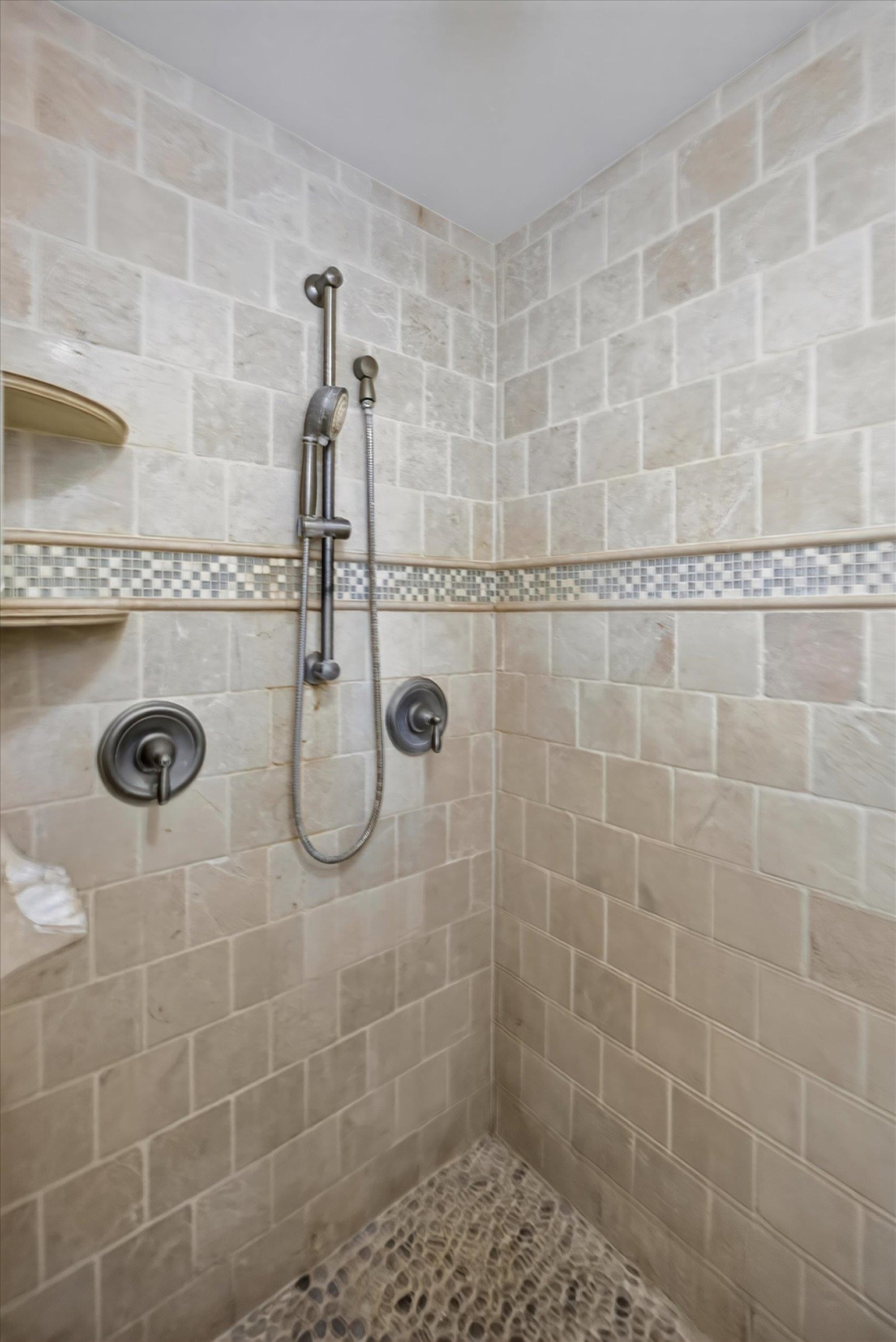 303 W Colville Ave - Photo 21