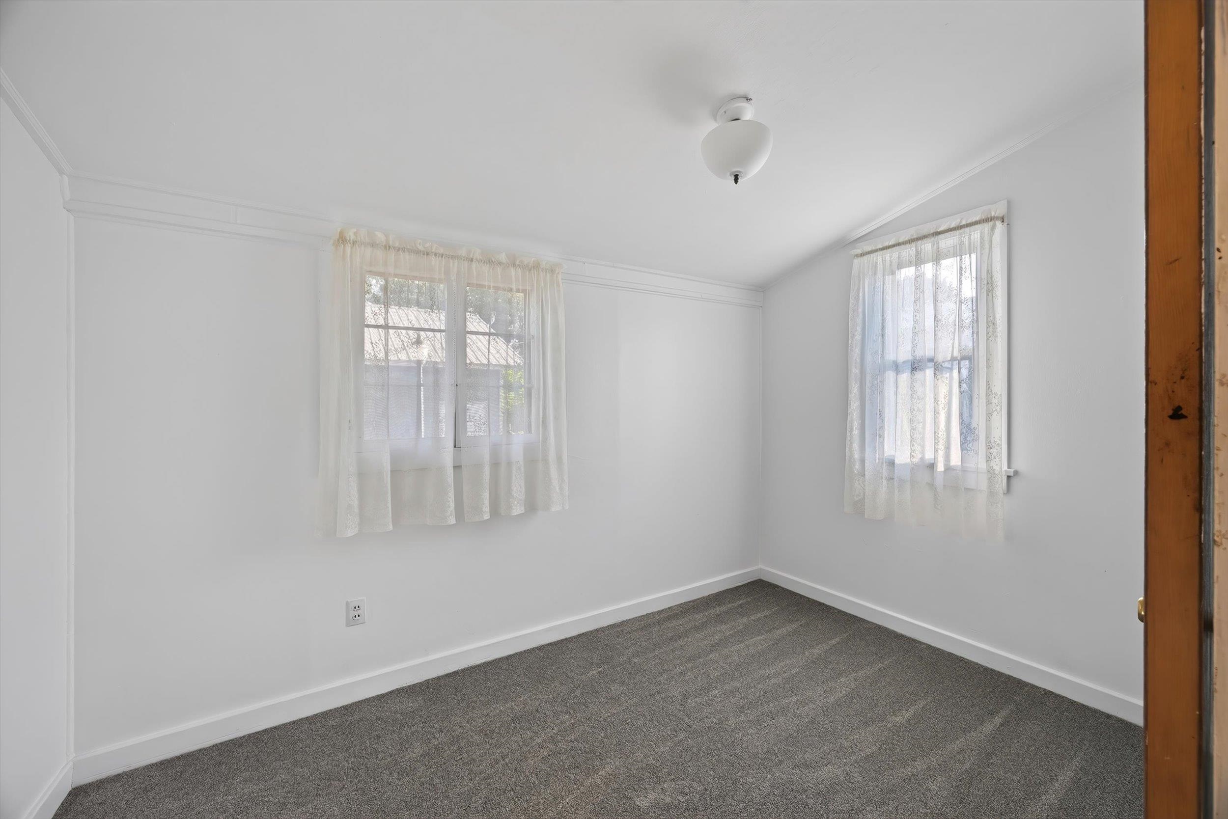 303 W Colville Ave - Photo 23