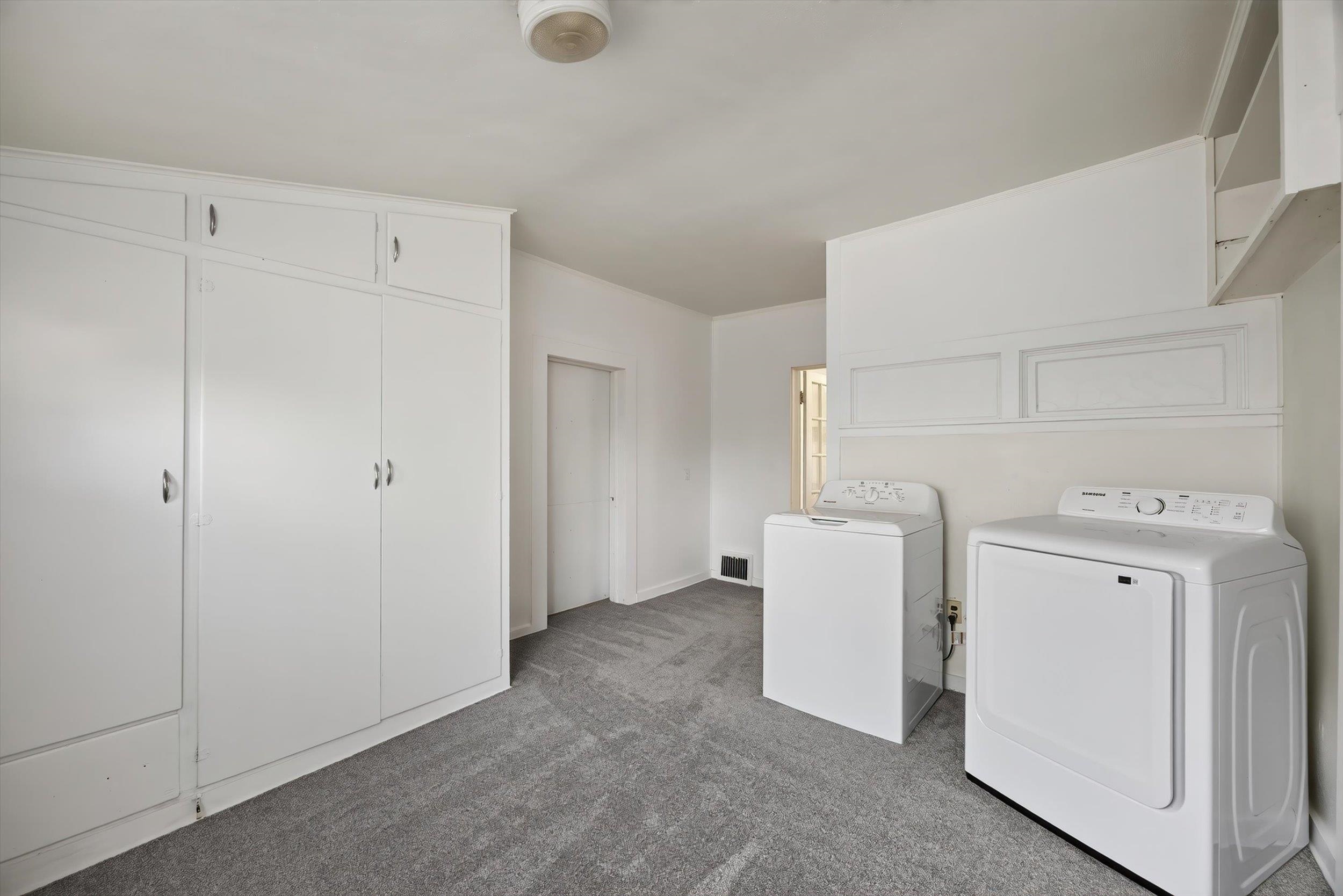 303 W Colville Ave - Photo 25