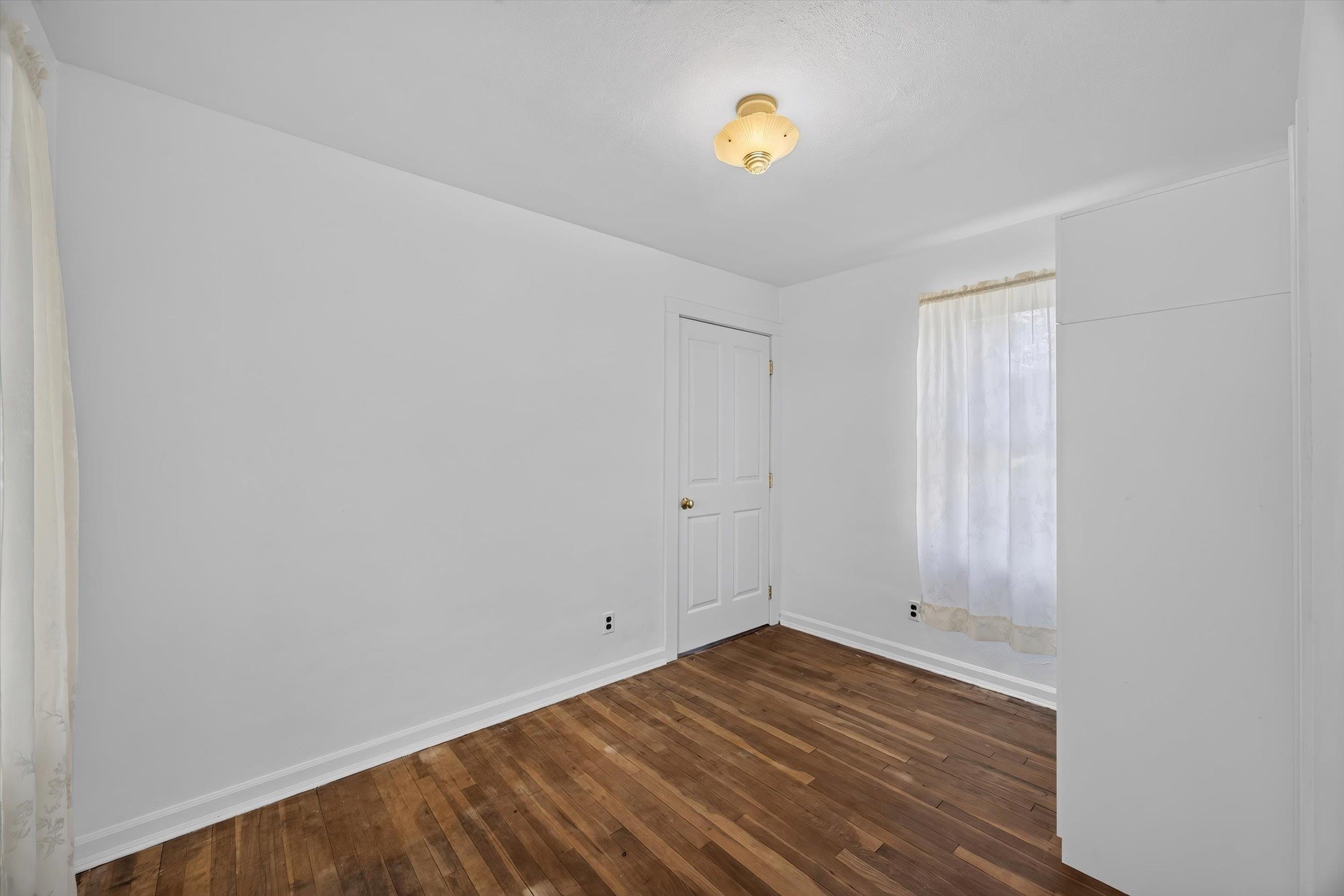 303 W Colville Ave - Photo 26
