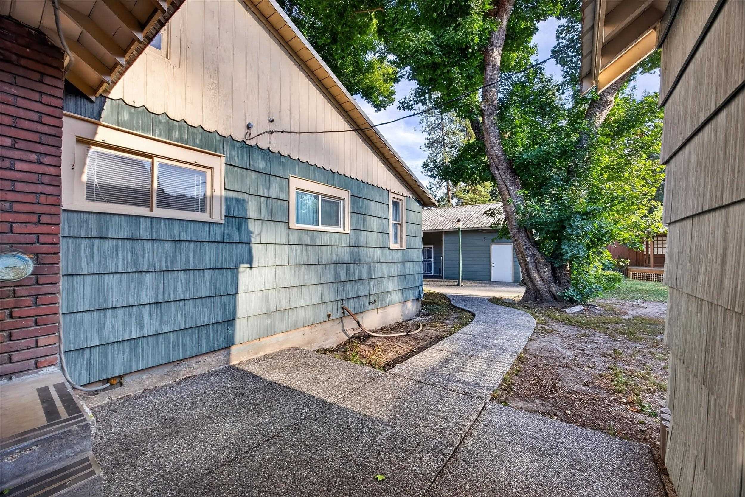 303 W Colville Ave - Photo 33