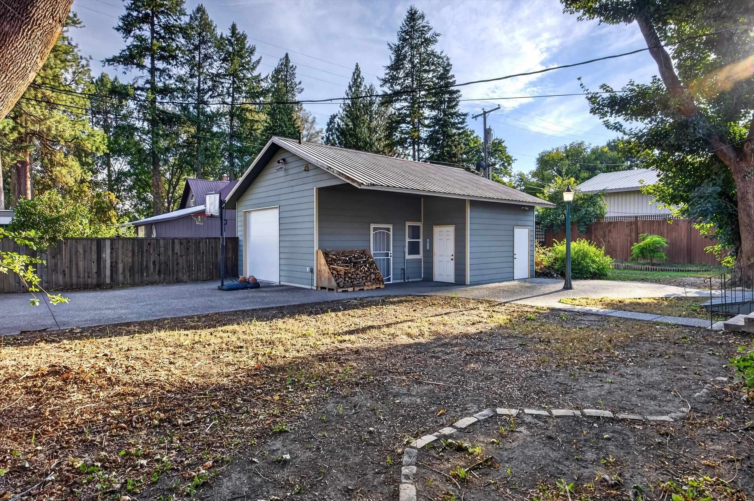 303 W Colville Ave - Photo 38