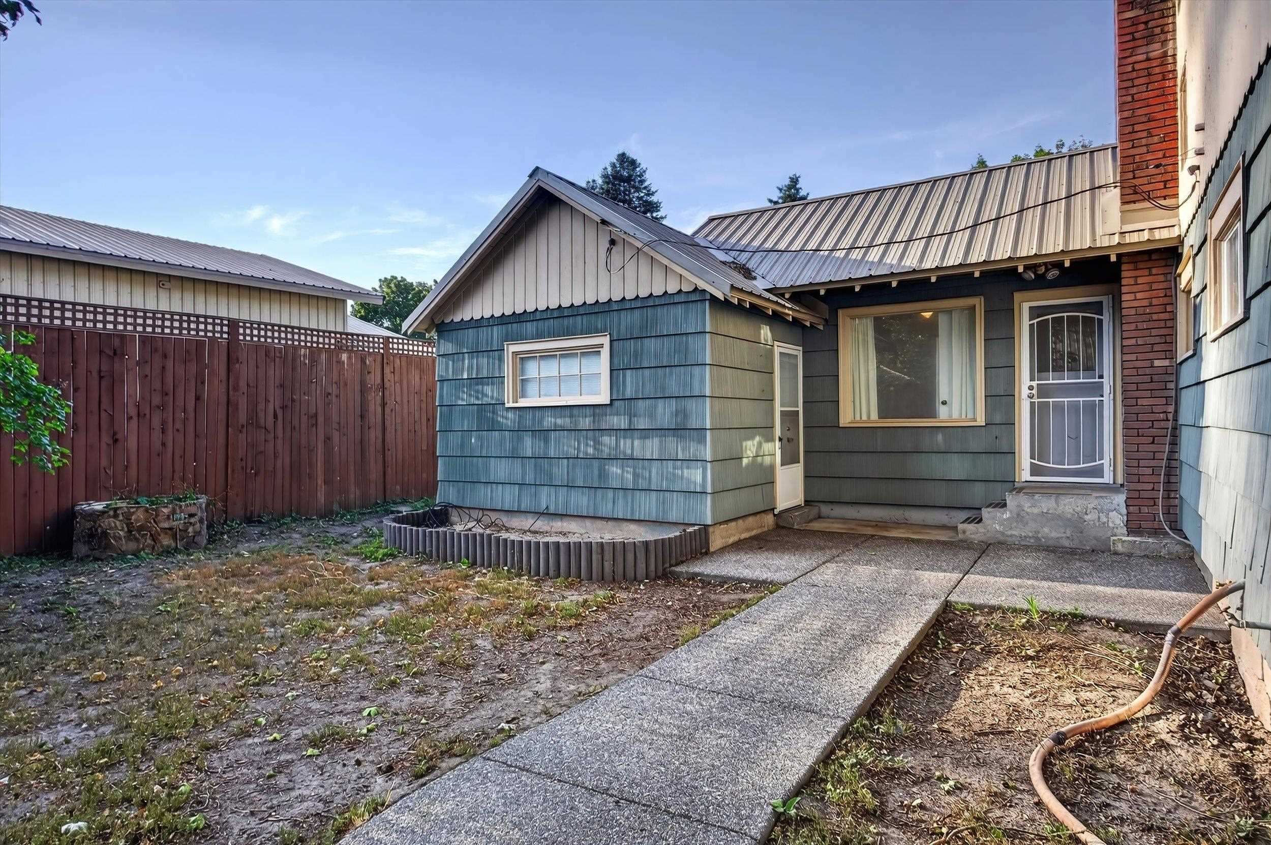303 W Colville Ave - Photo 43