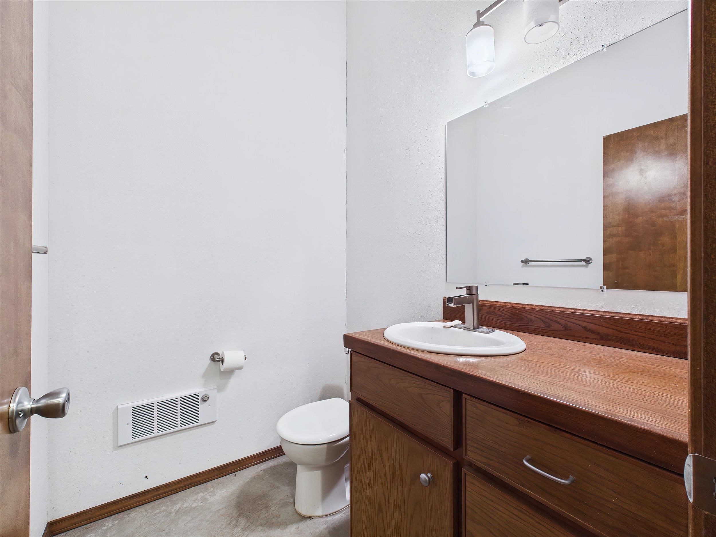 303 W Colville Ave - Photo 41