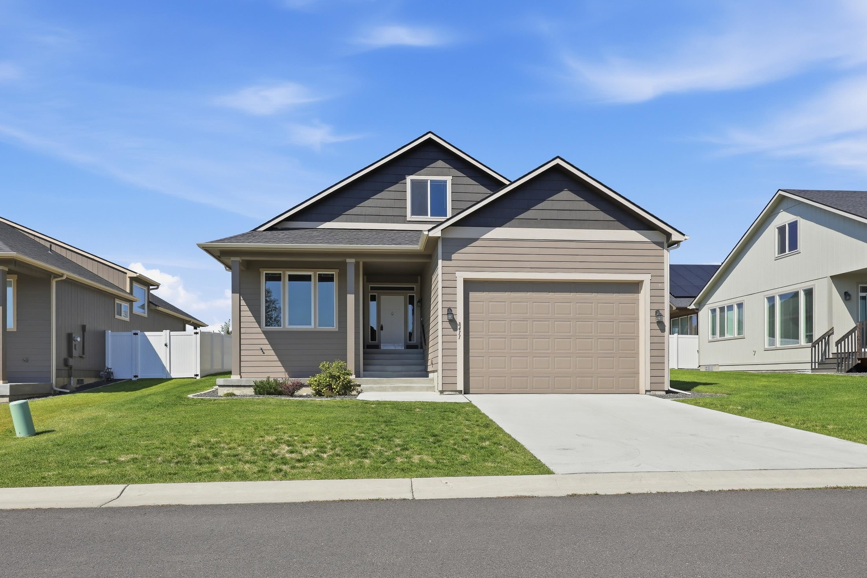 8411 N Summerhill Ln - Photo 1