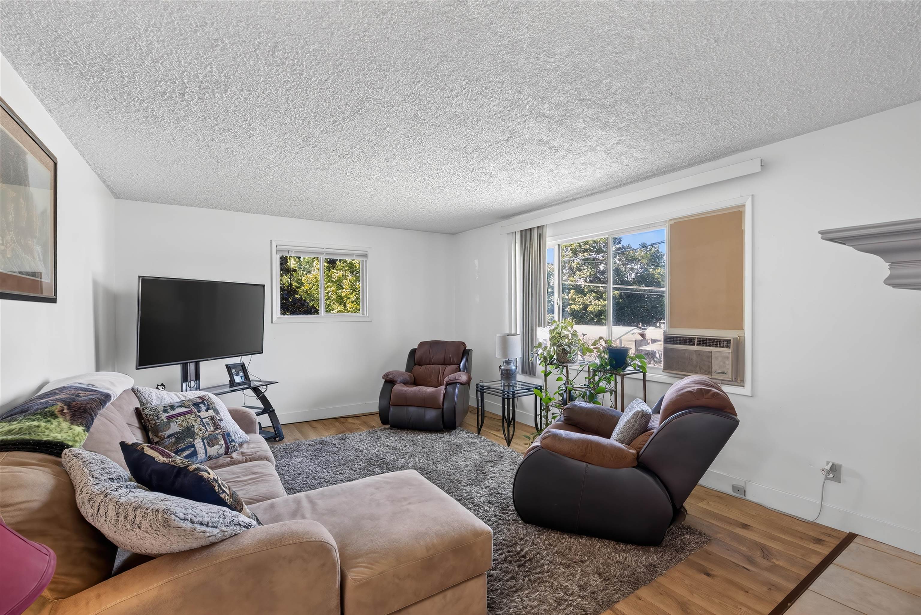 11515 E 10th Ave - Photo 11