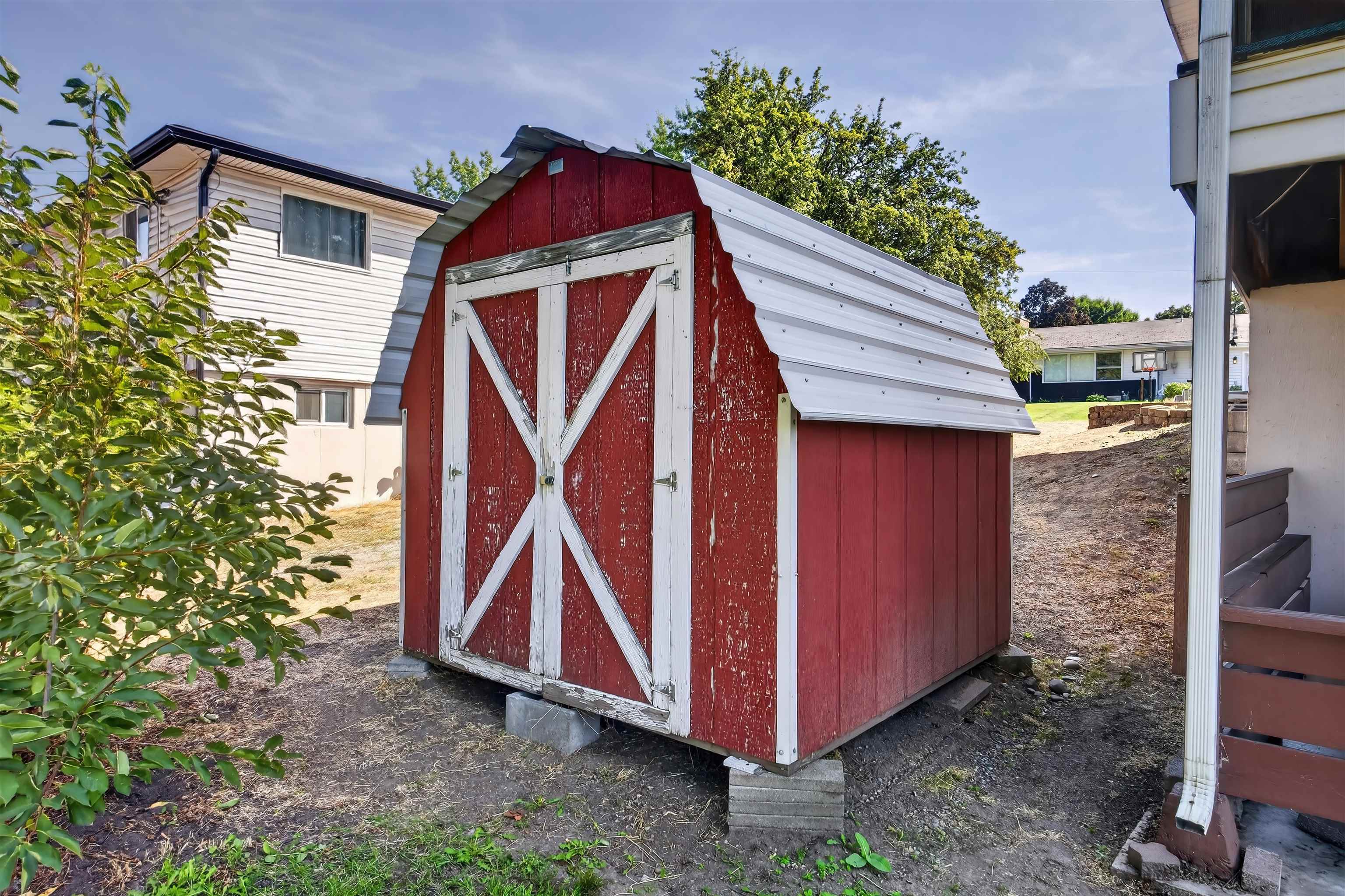 11515 E 10th Ave - Photo 42