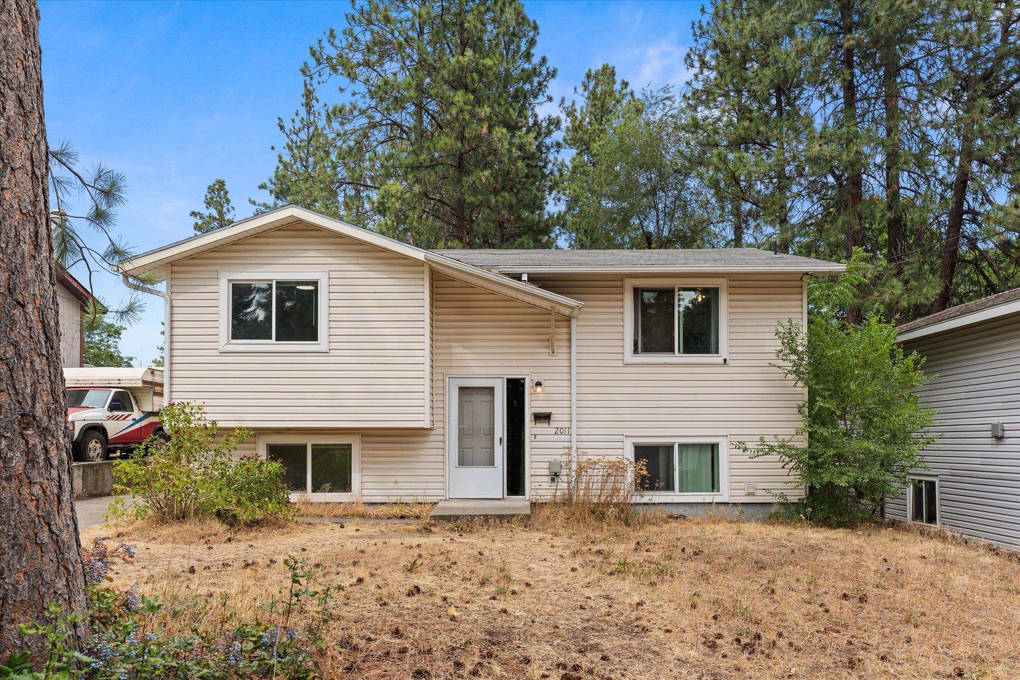 2011 E 11th Ave - Photo 1