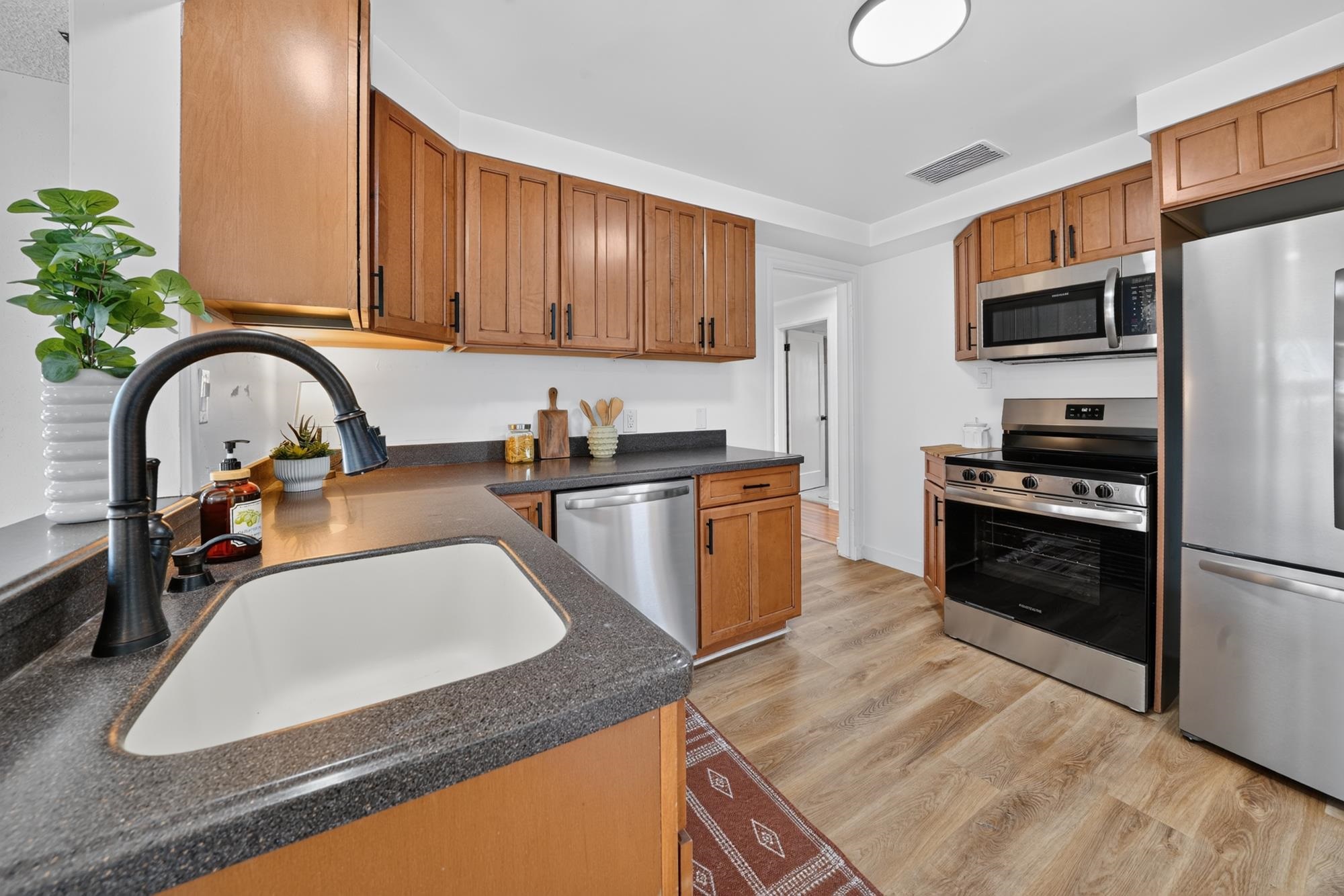 2629 W Heroy Ave - Photo 11