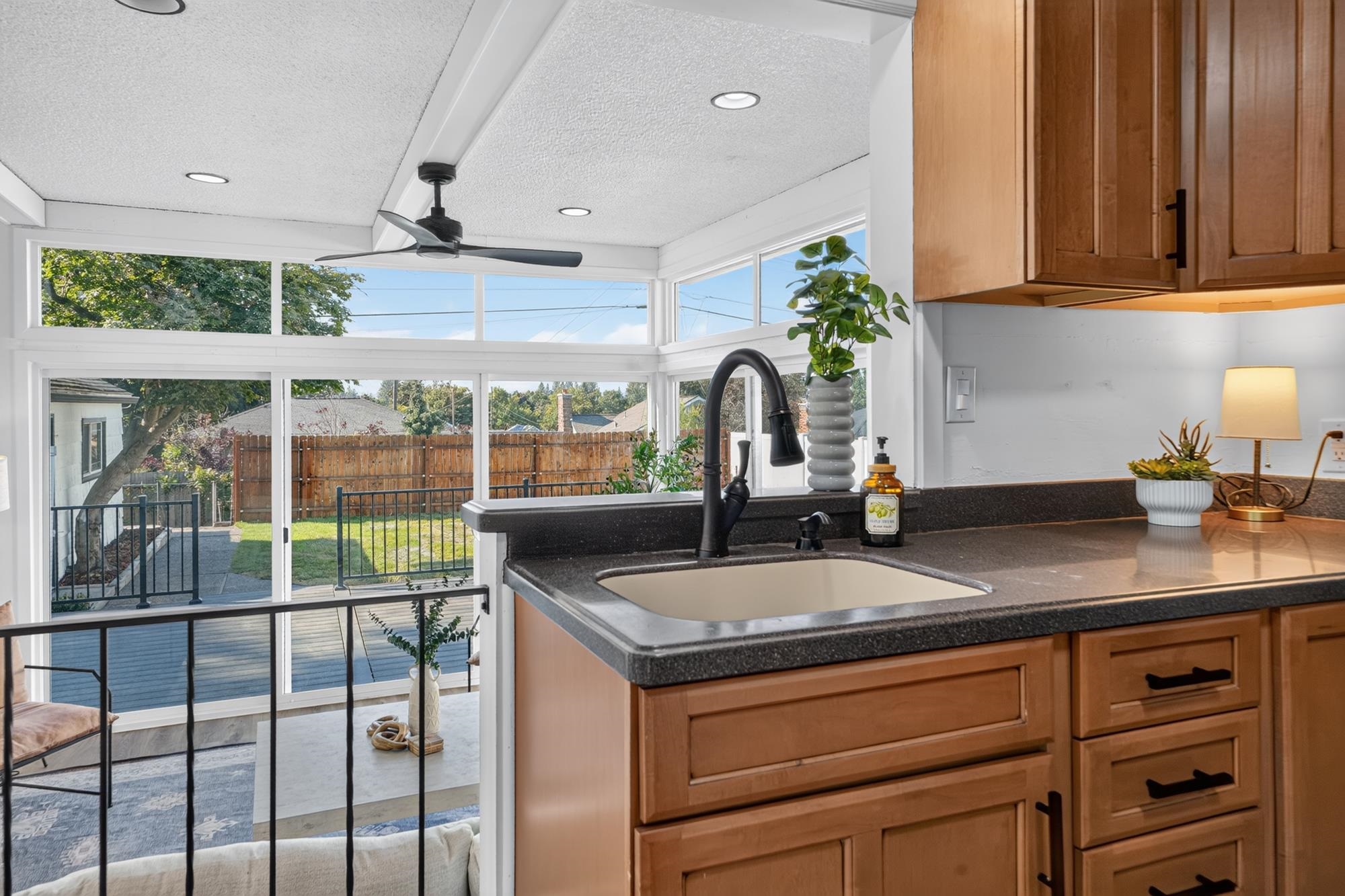 2629 W Heroy Ave - Photo 12