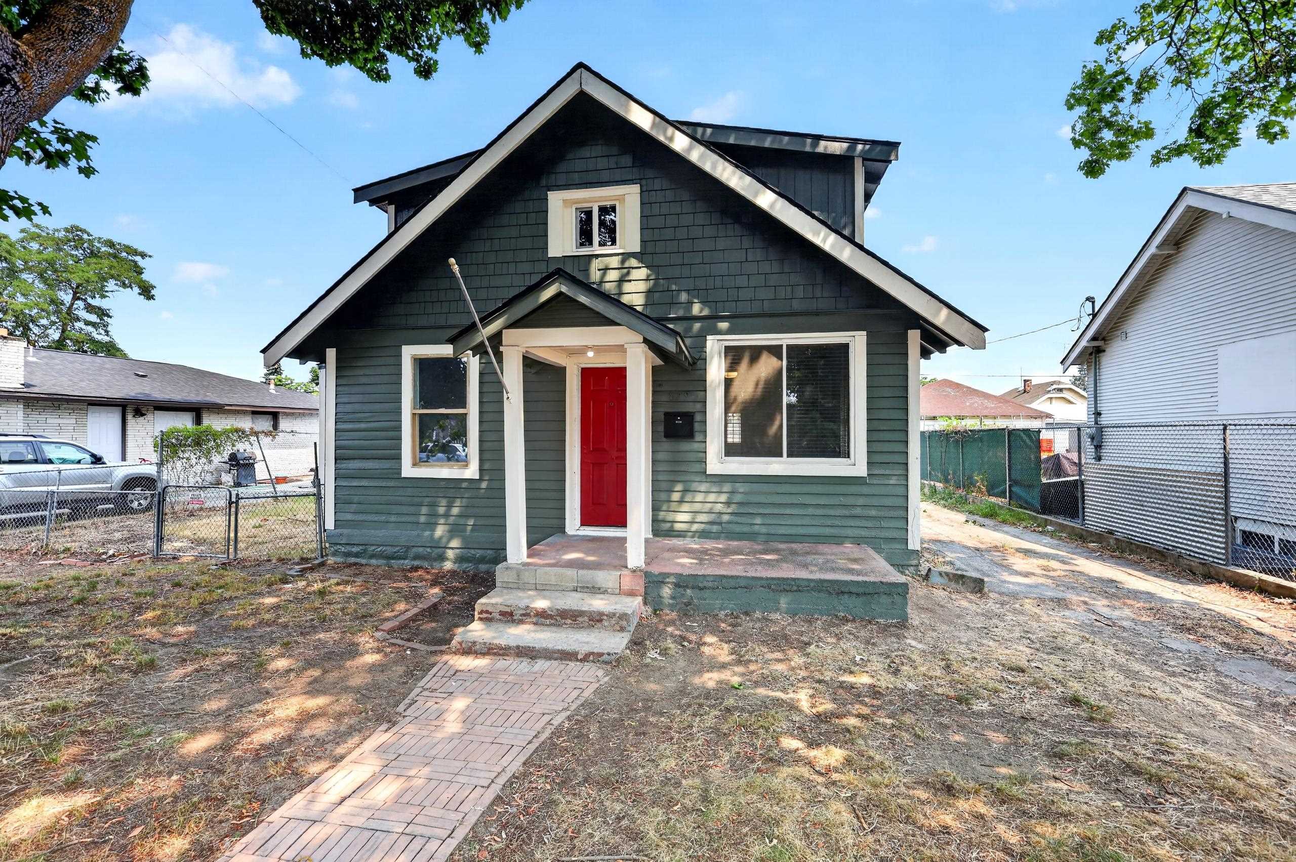 829 E Crown Ave - Photo 1