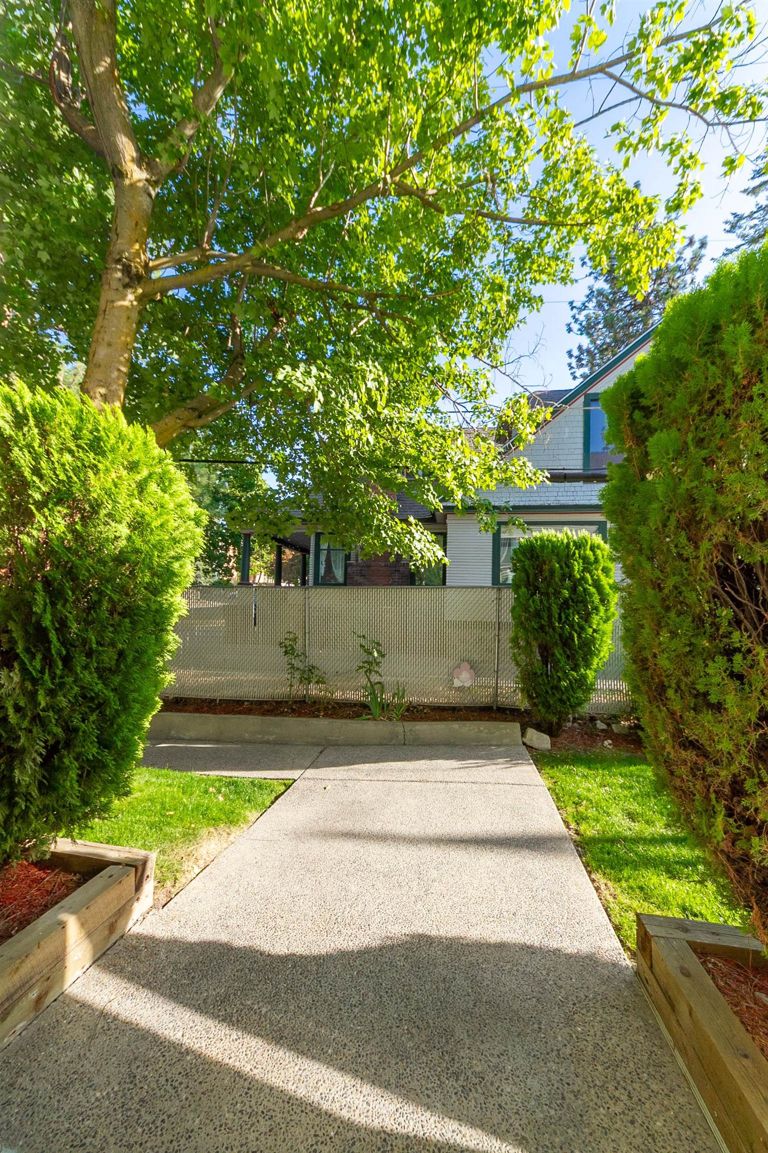 912 W LINCOLN Pl - Photo 32