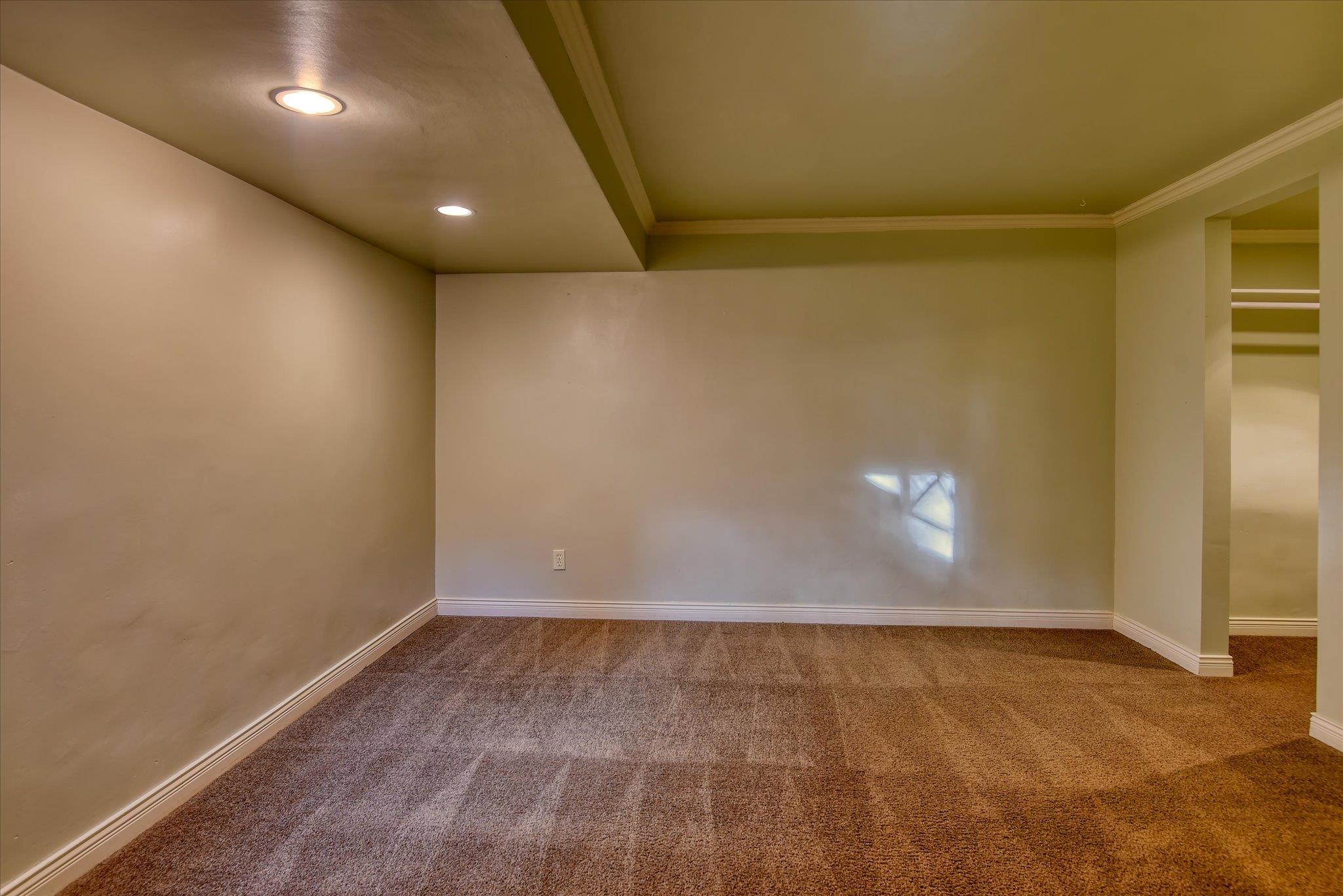 2425 W Pacific Ave - Photo 9