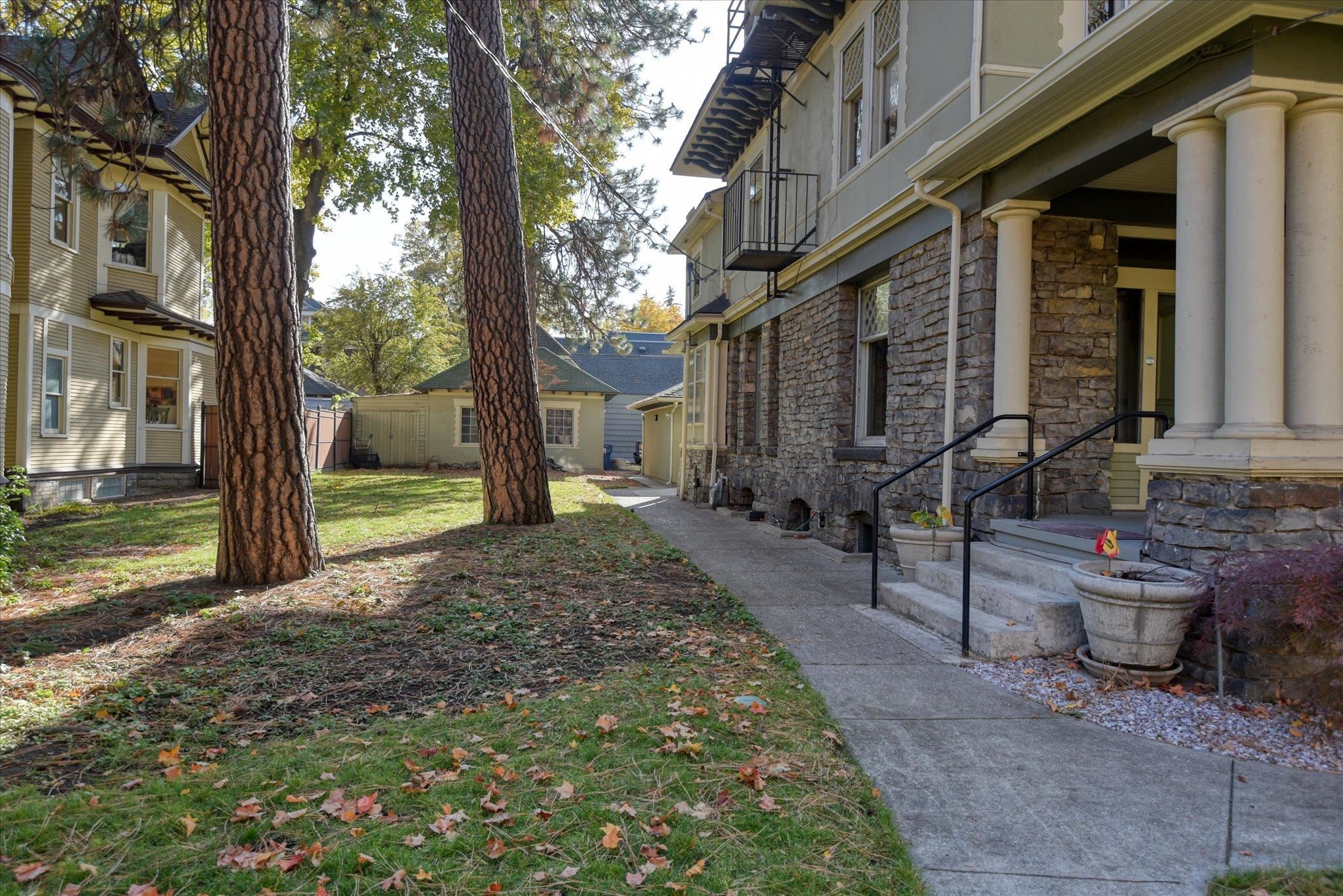 2425 W Pacific Ave - Photo 18