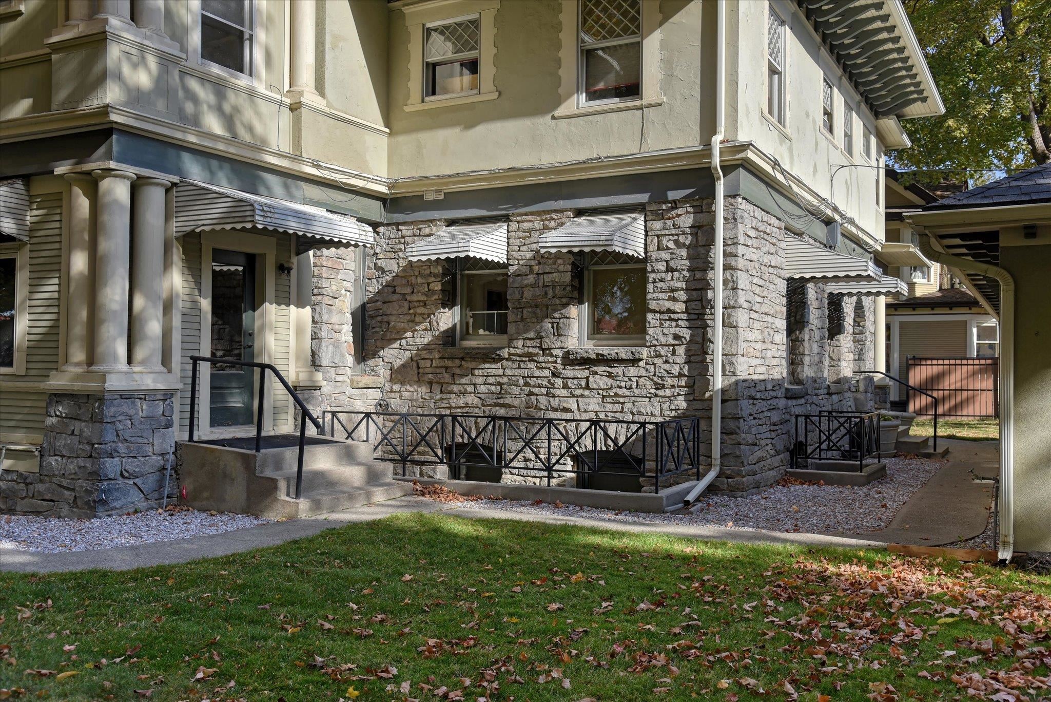 2425 W Pacific Ave - Photo 19