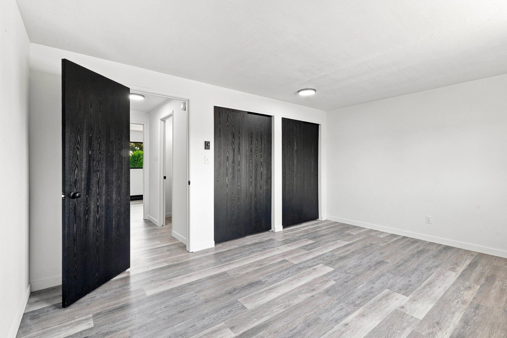 5017 N Mitchell Dr - Photo 10
