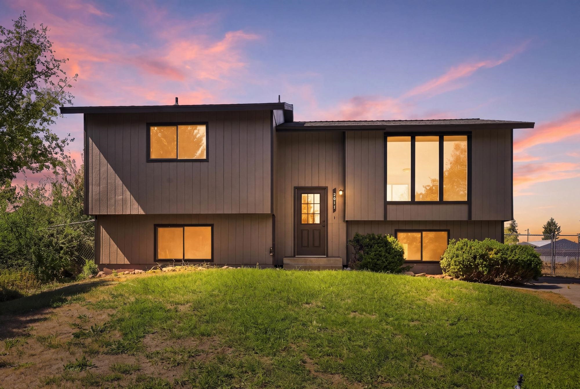 5017 N Mitchell Dr - Photo 1