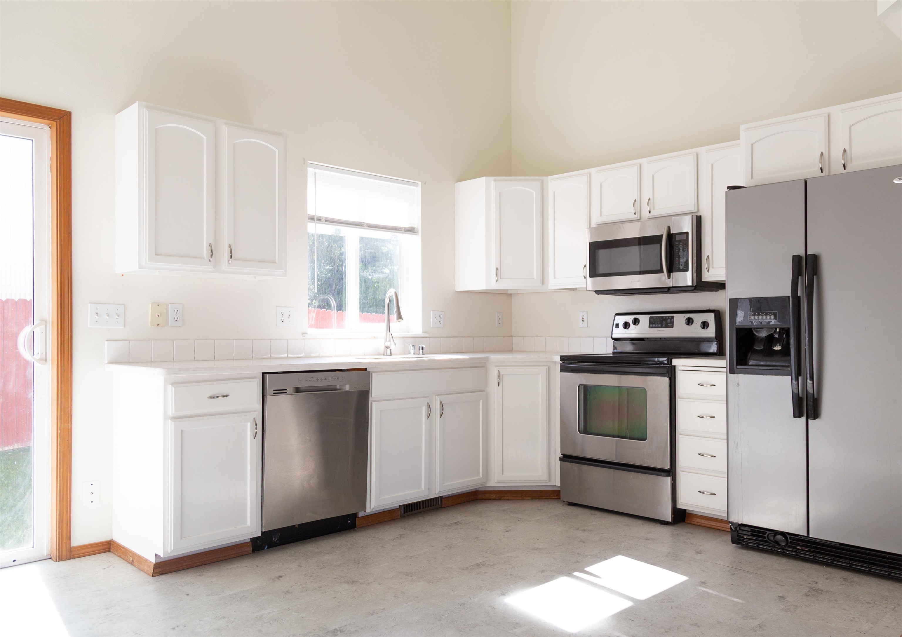 2622 Oxford Cir - Photo 4