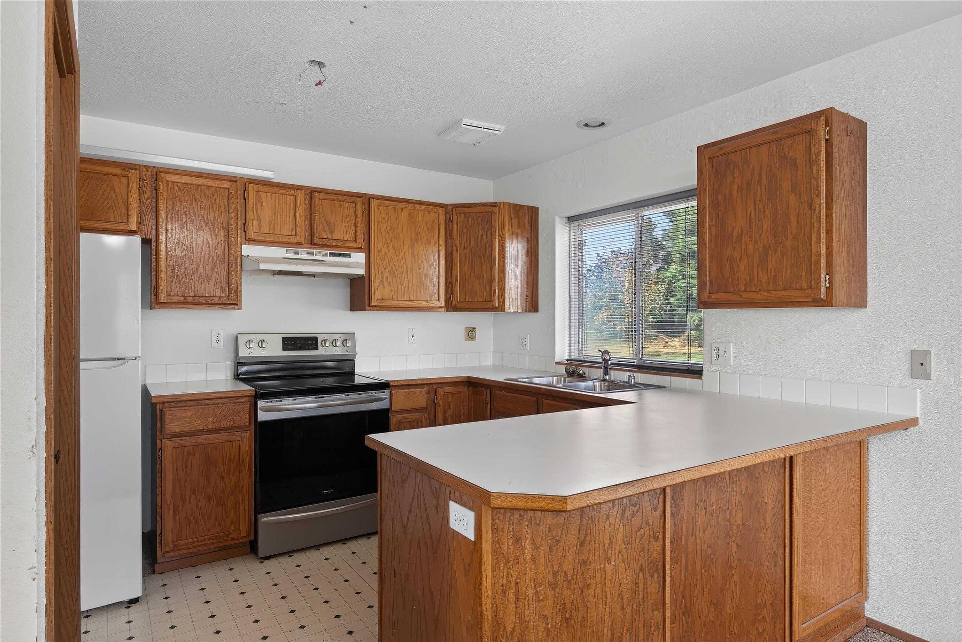1517 E Third St - Photo 14