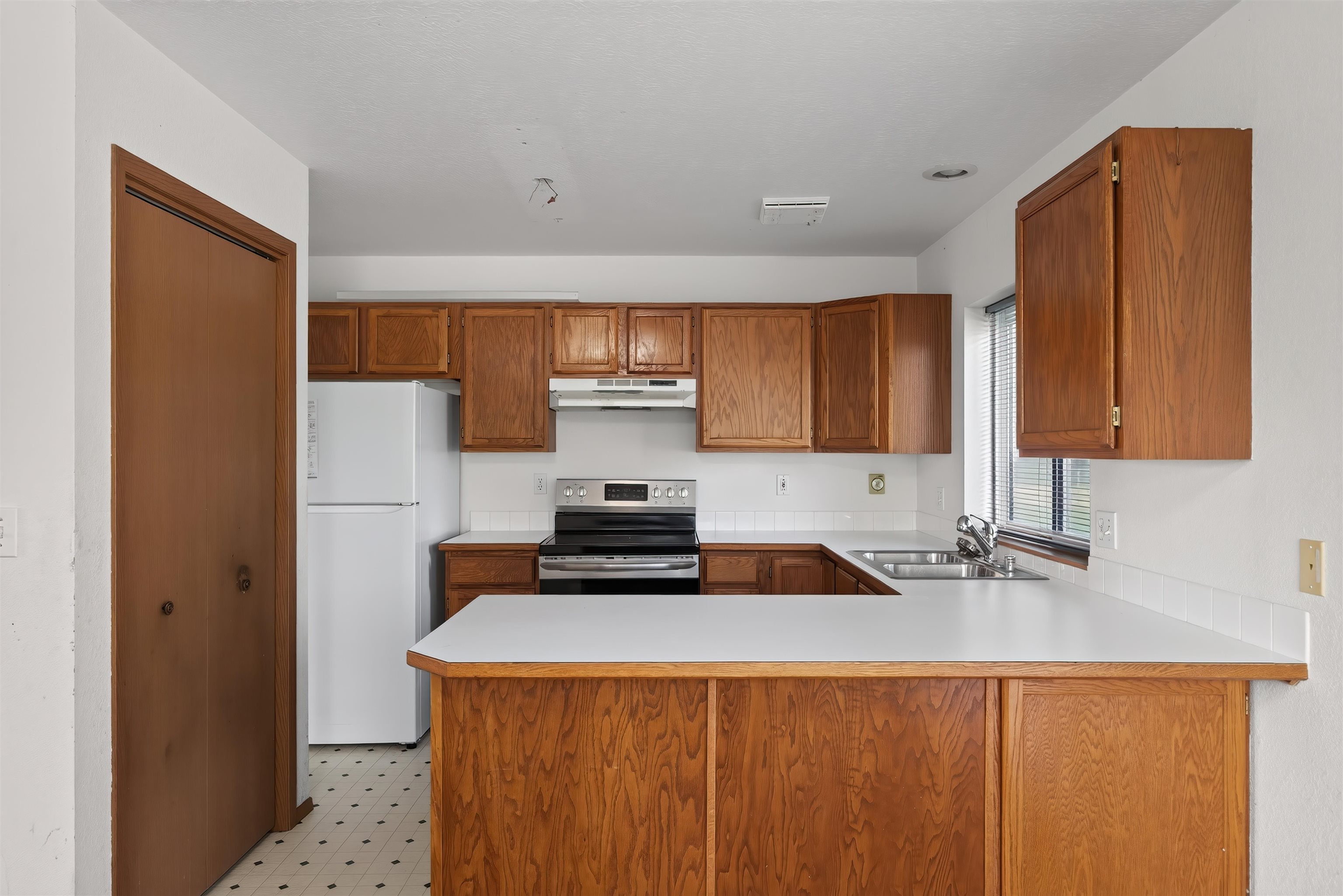 1517 E Third St - Photo 16