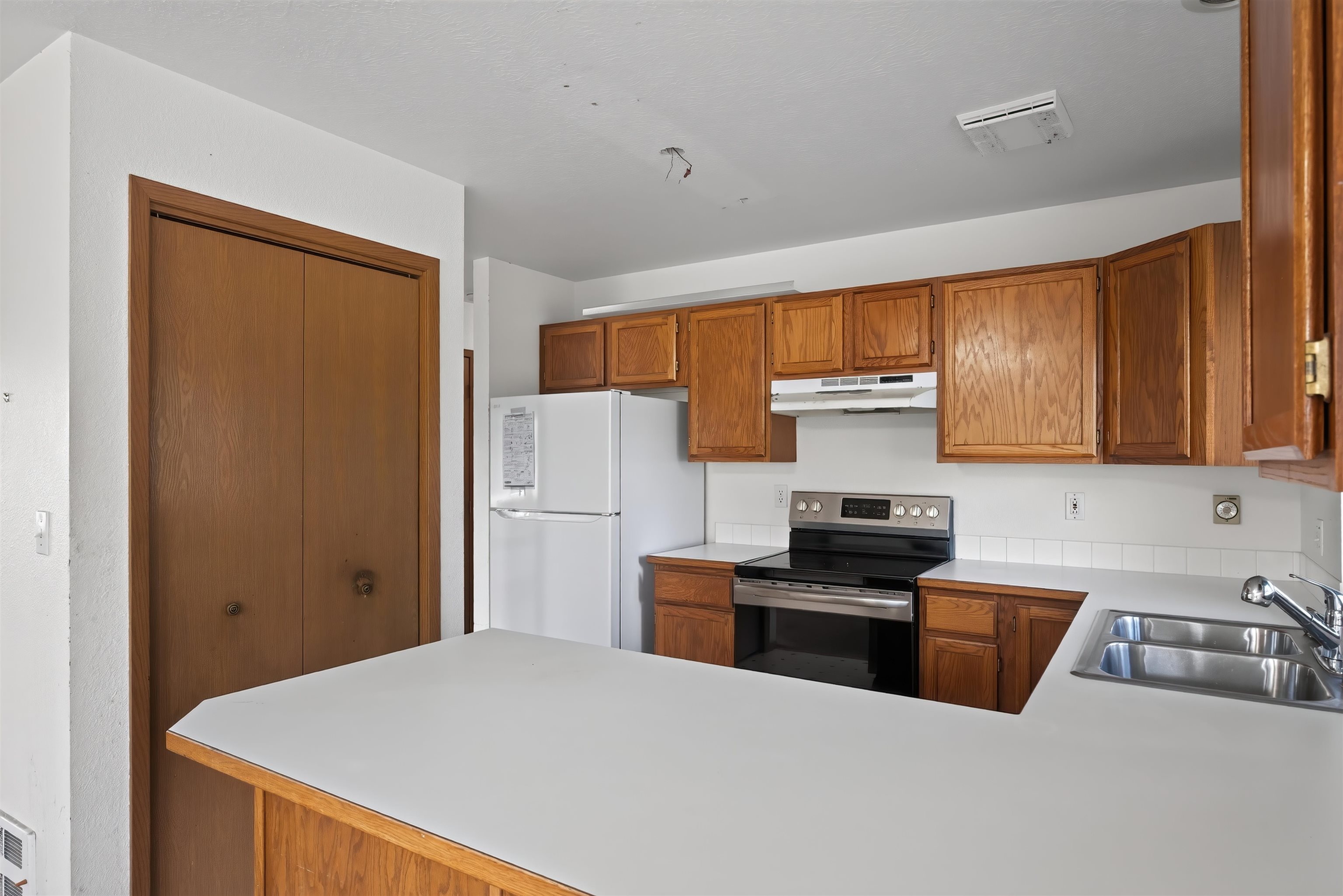 1517 E Third St - Photo 17