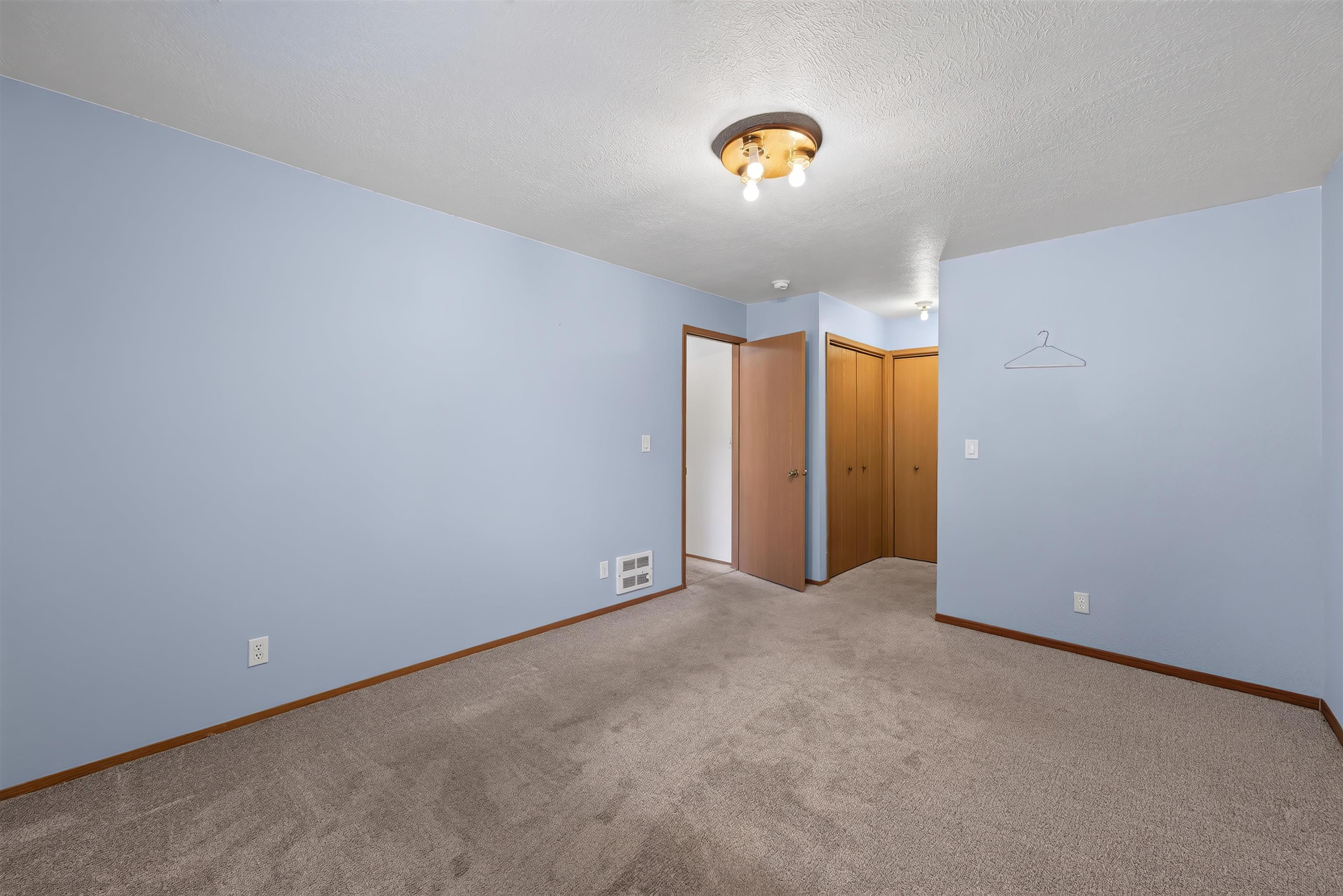 1517 E Third St - Photo 21