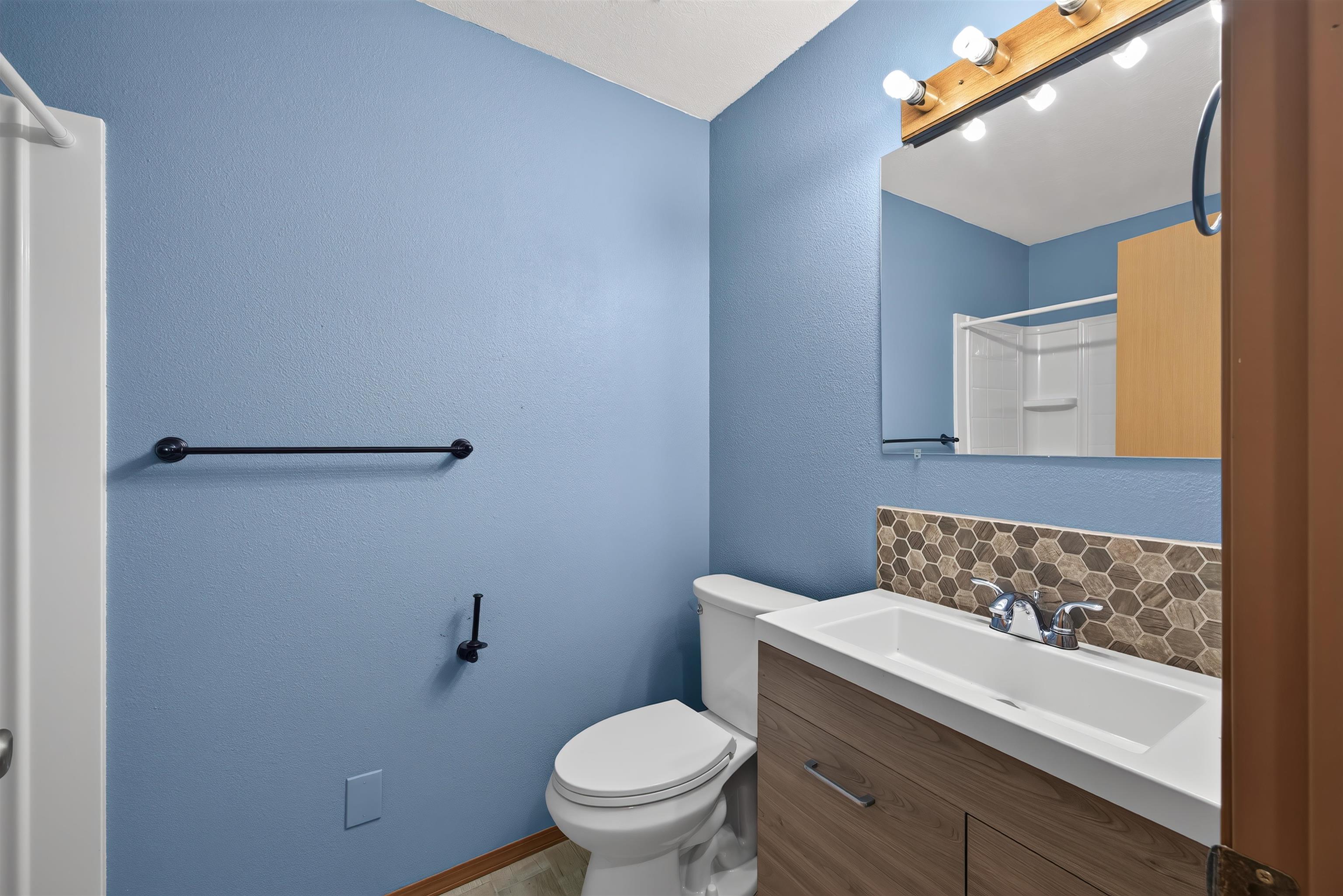 1517 E Third St - Photo 23