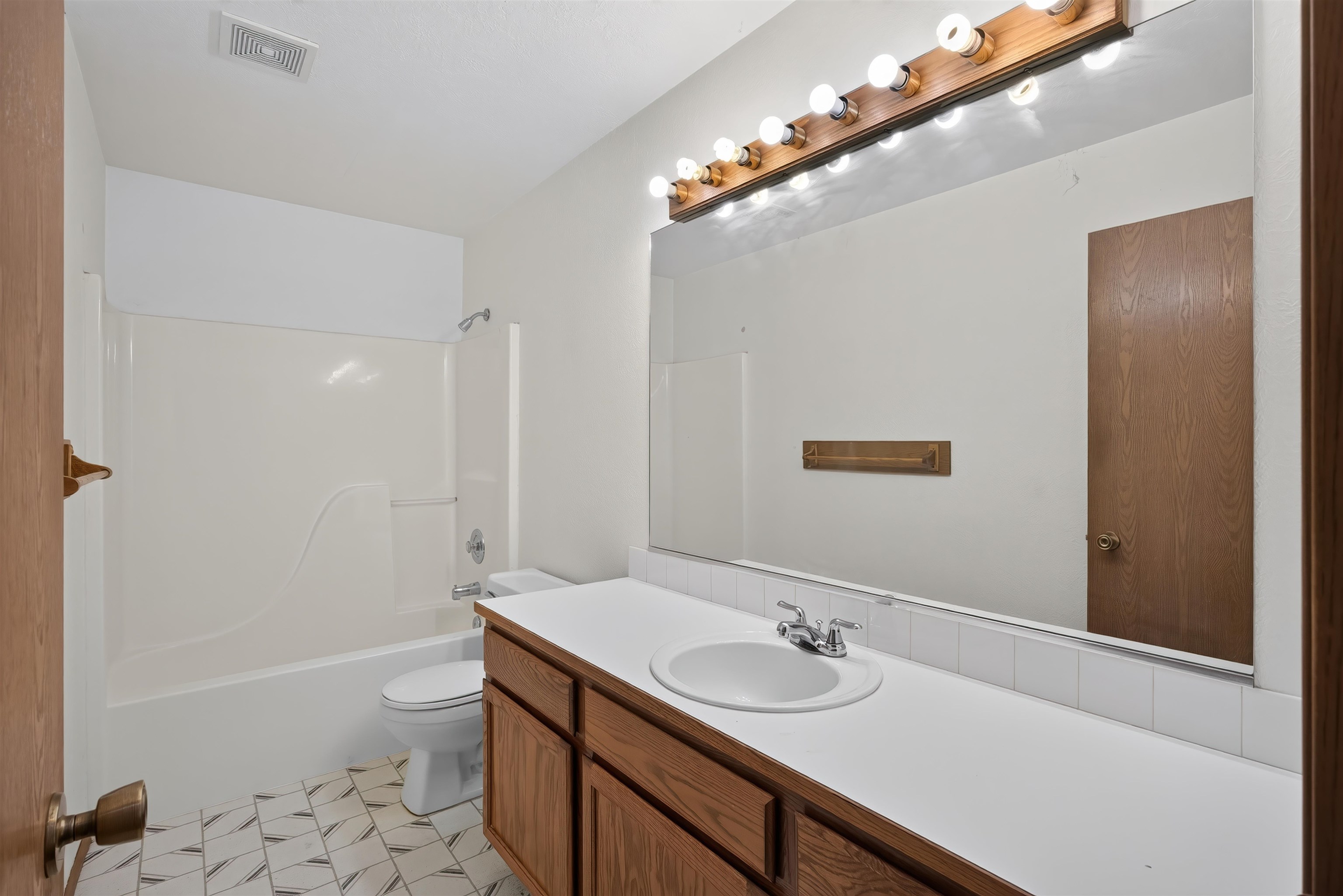 1517 E Third St - Photo 26