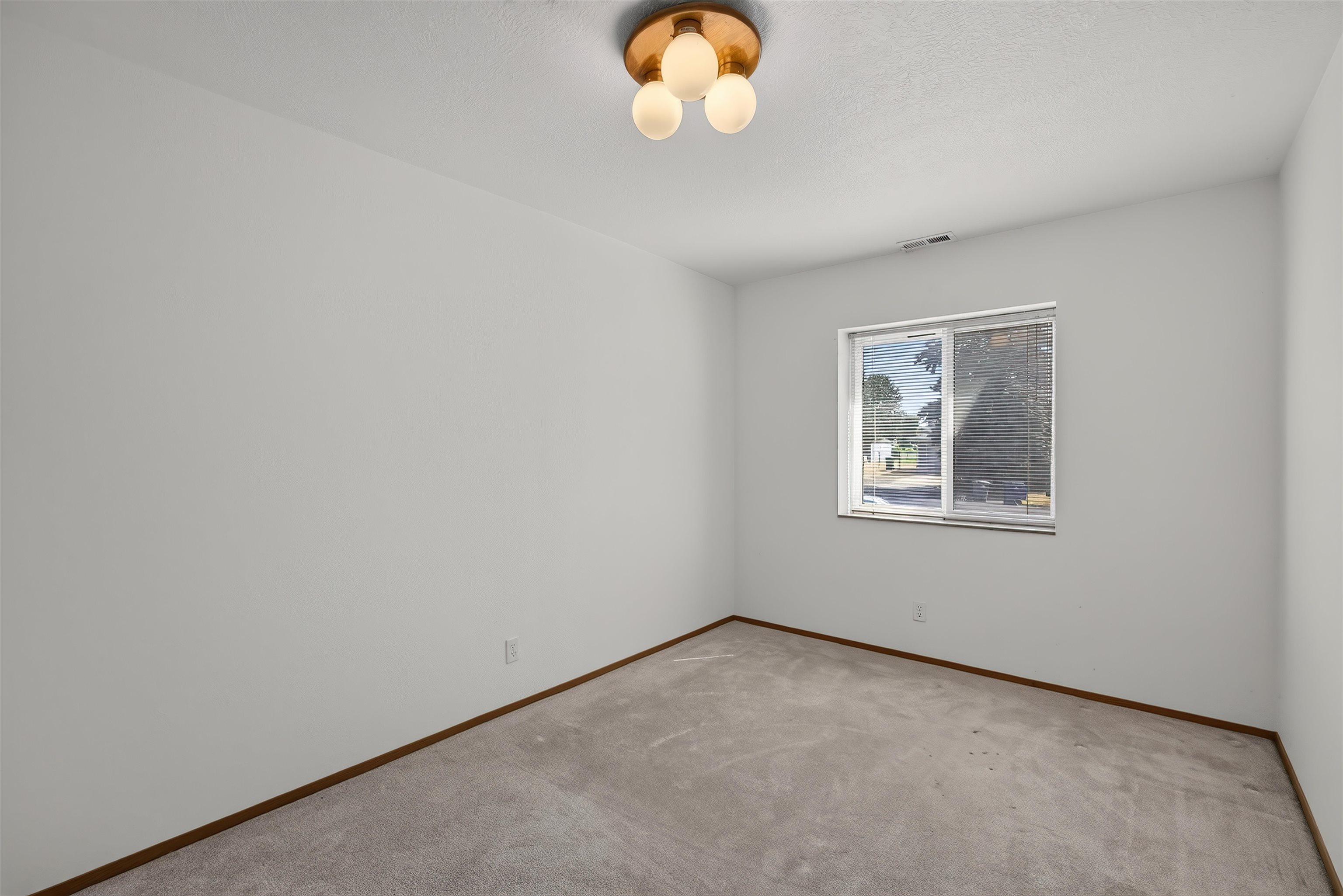 1517 E Third St - Photo 27