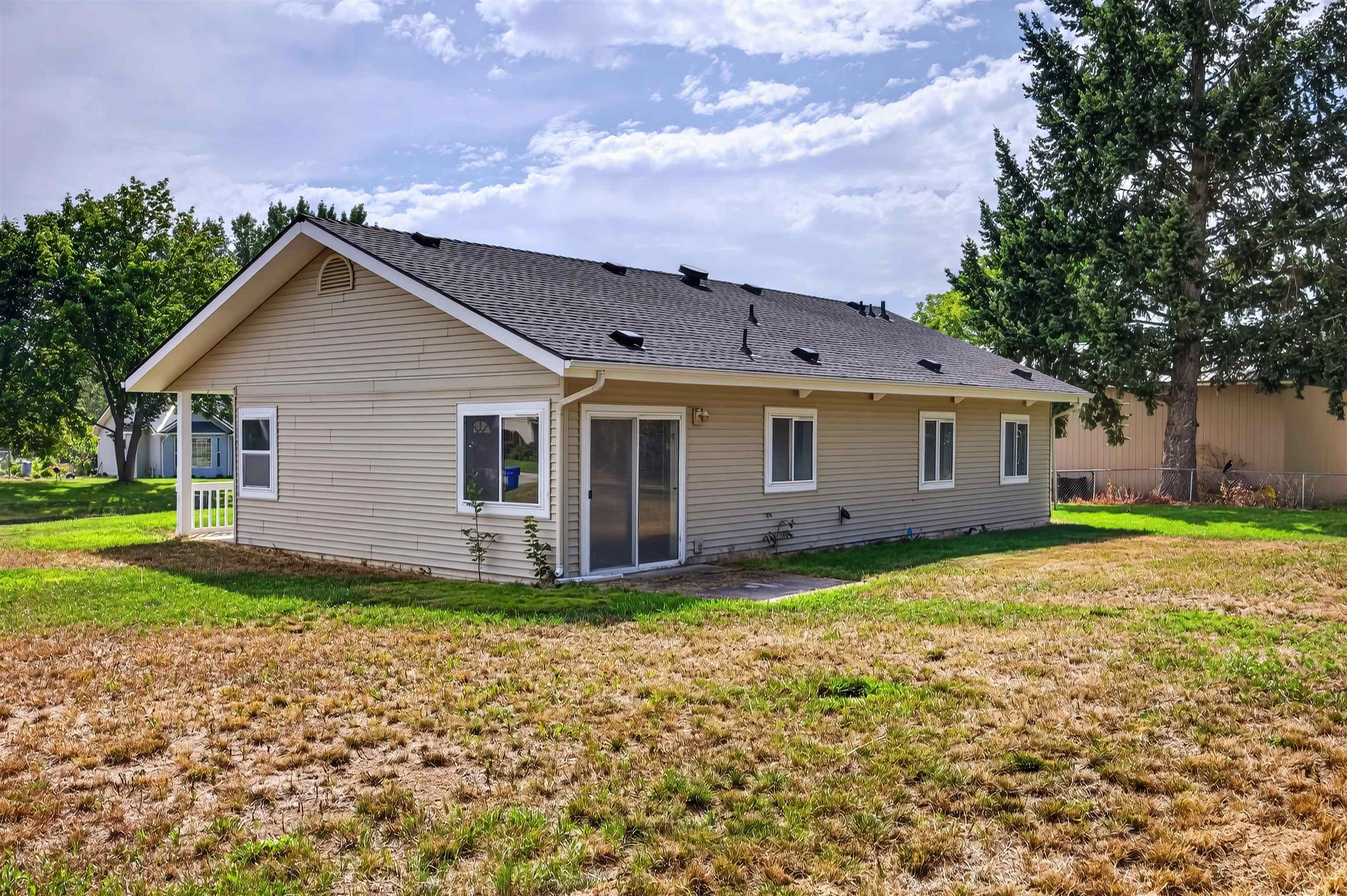 1517 E Third St - Photo 31